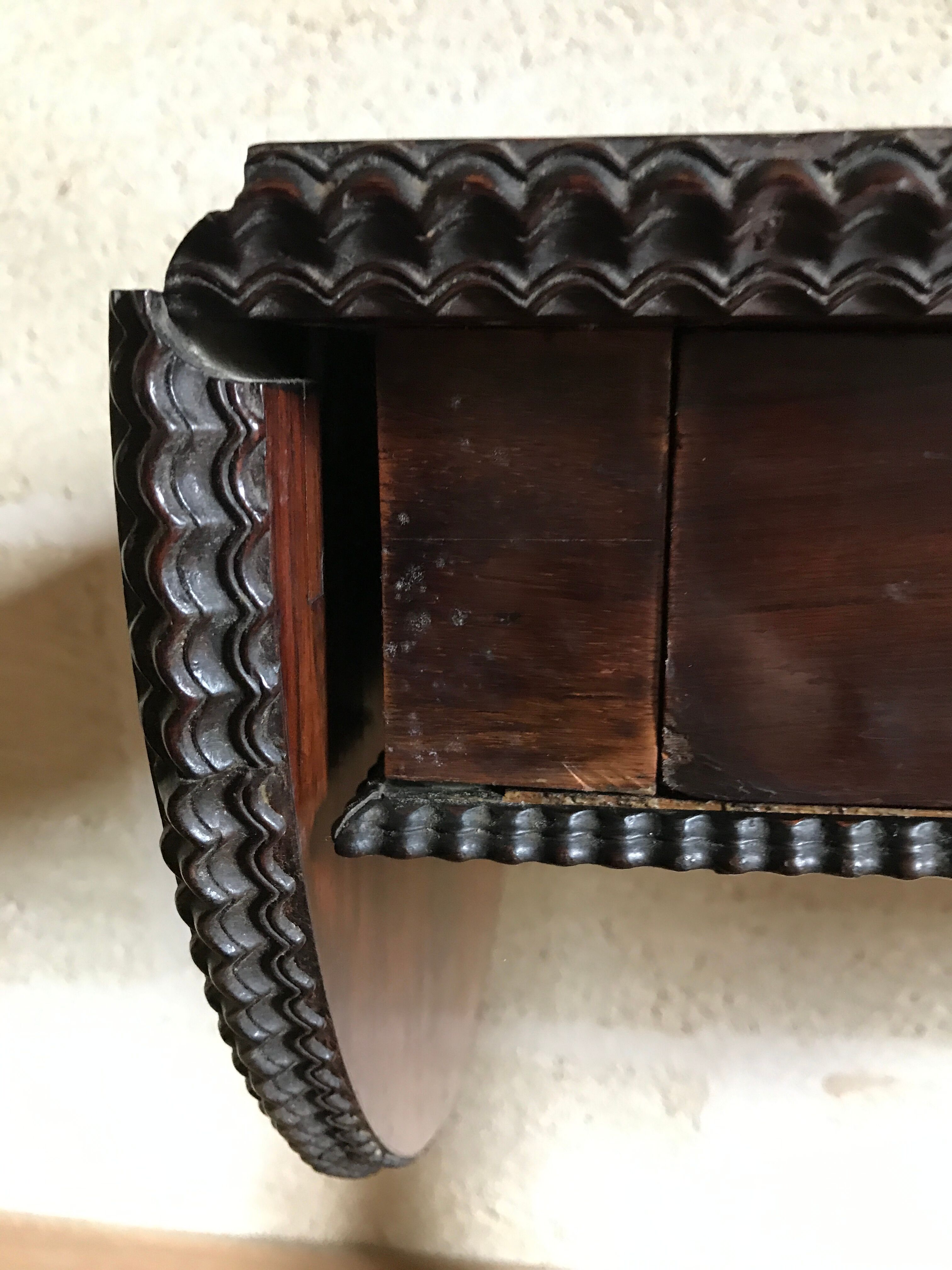Table with flaps