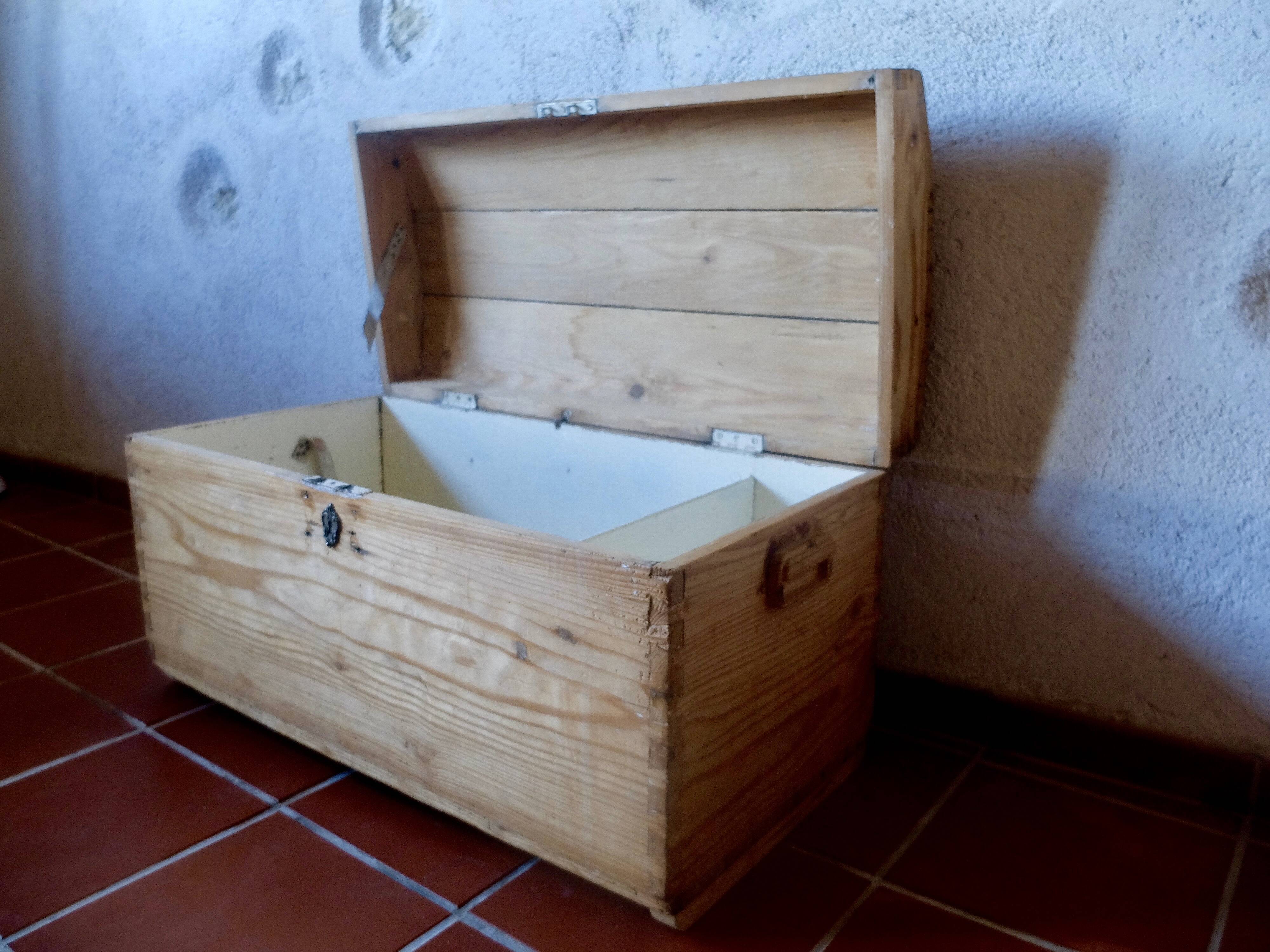 German-made pine bulging chest early in the 20th century