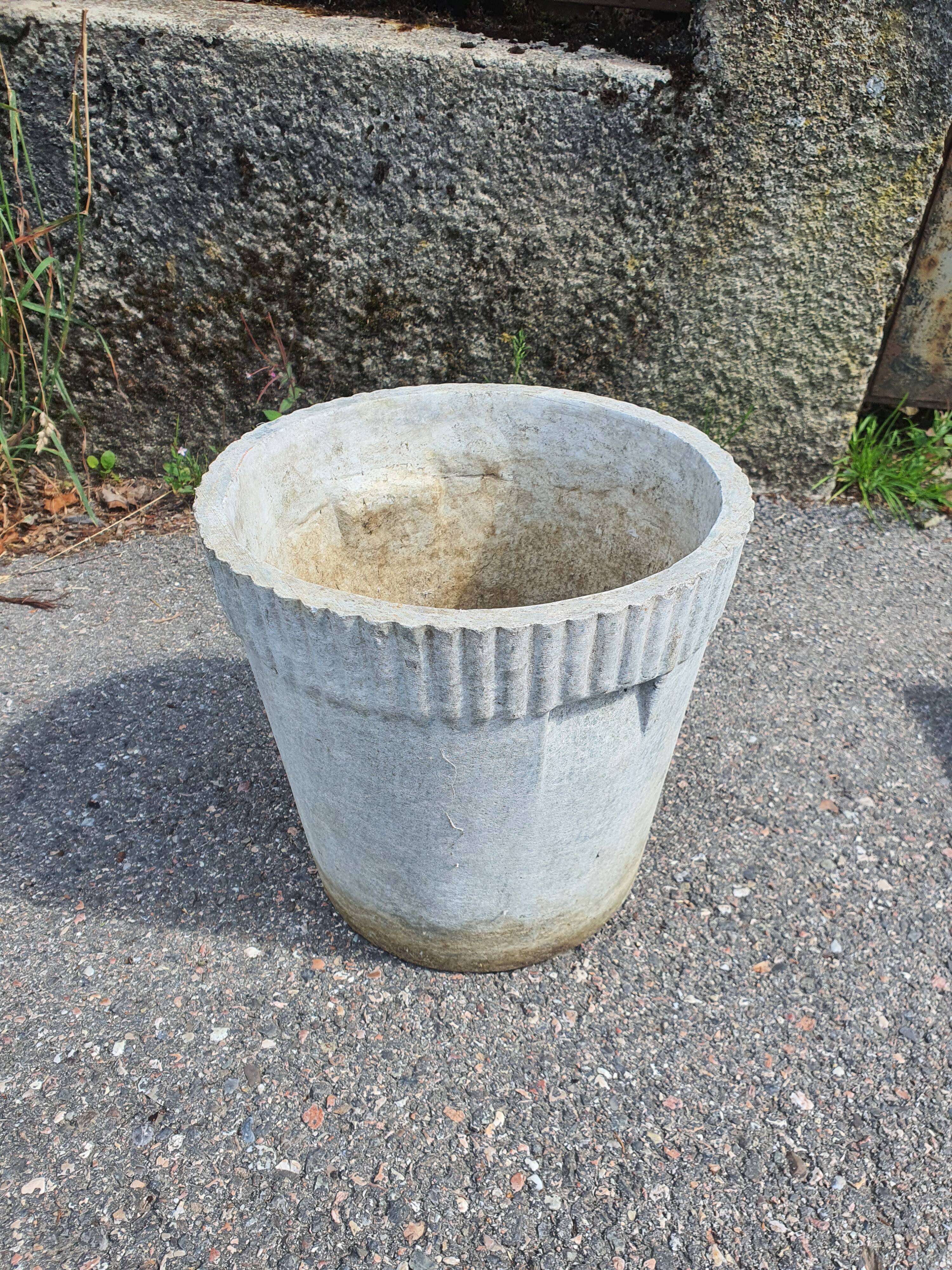 Willy Guhl Eternit Fries planter