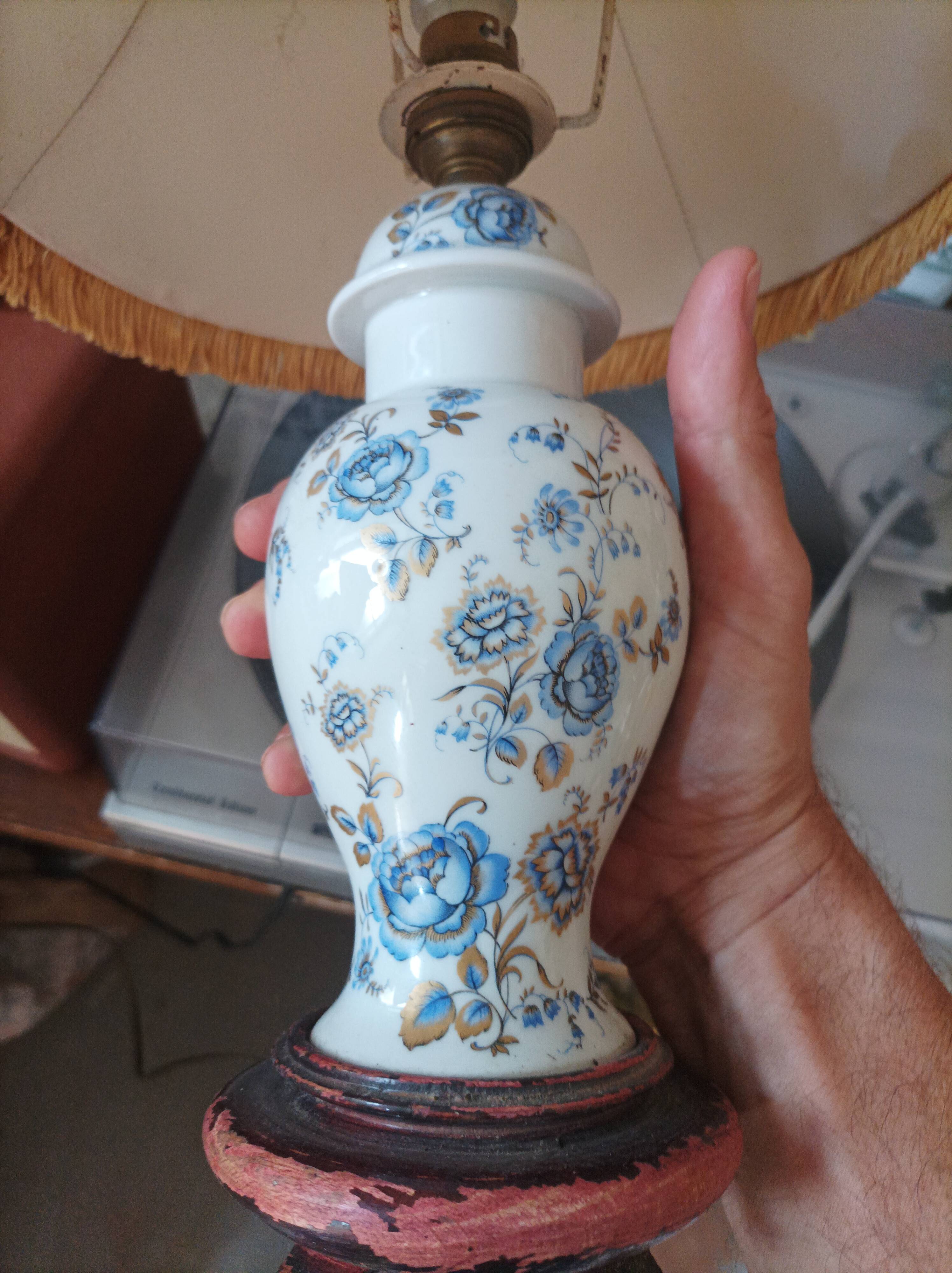 Fine porcelain bedside lamp