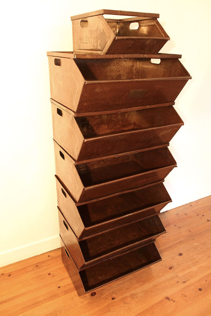 Set of 7 metal industrial lockers with spout "Valentini Lyon"