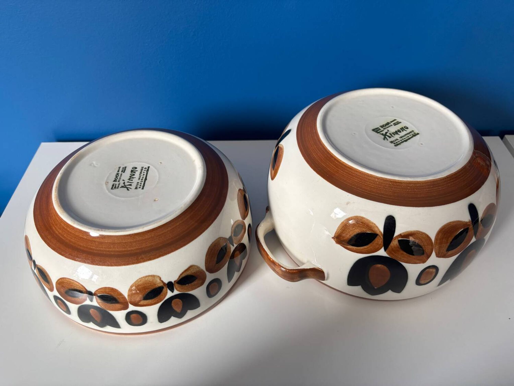 Set of Boch La Louvière salad bowls and dishes, Kimono model, 1970