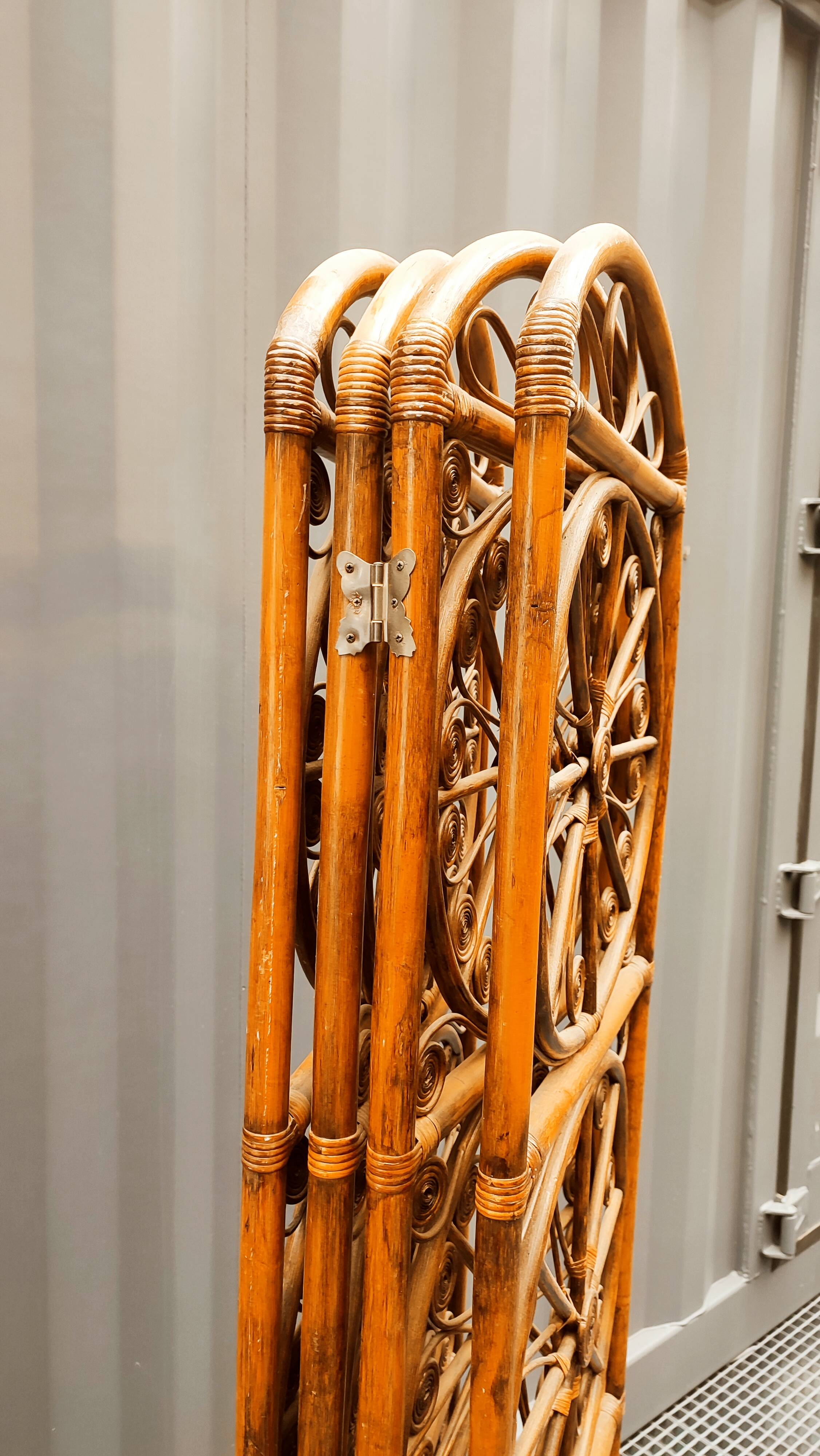 4-leaf peacock rattan screen