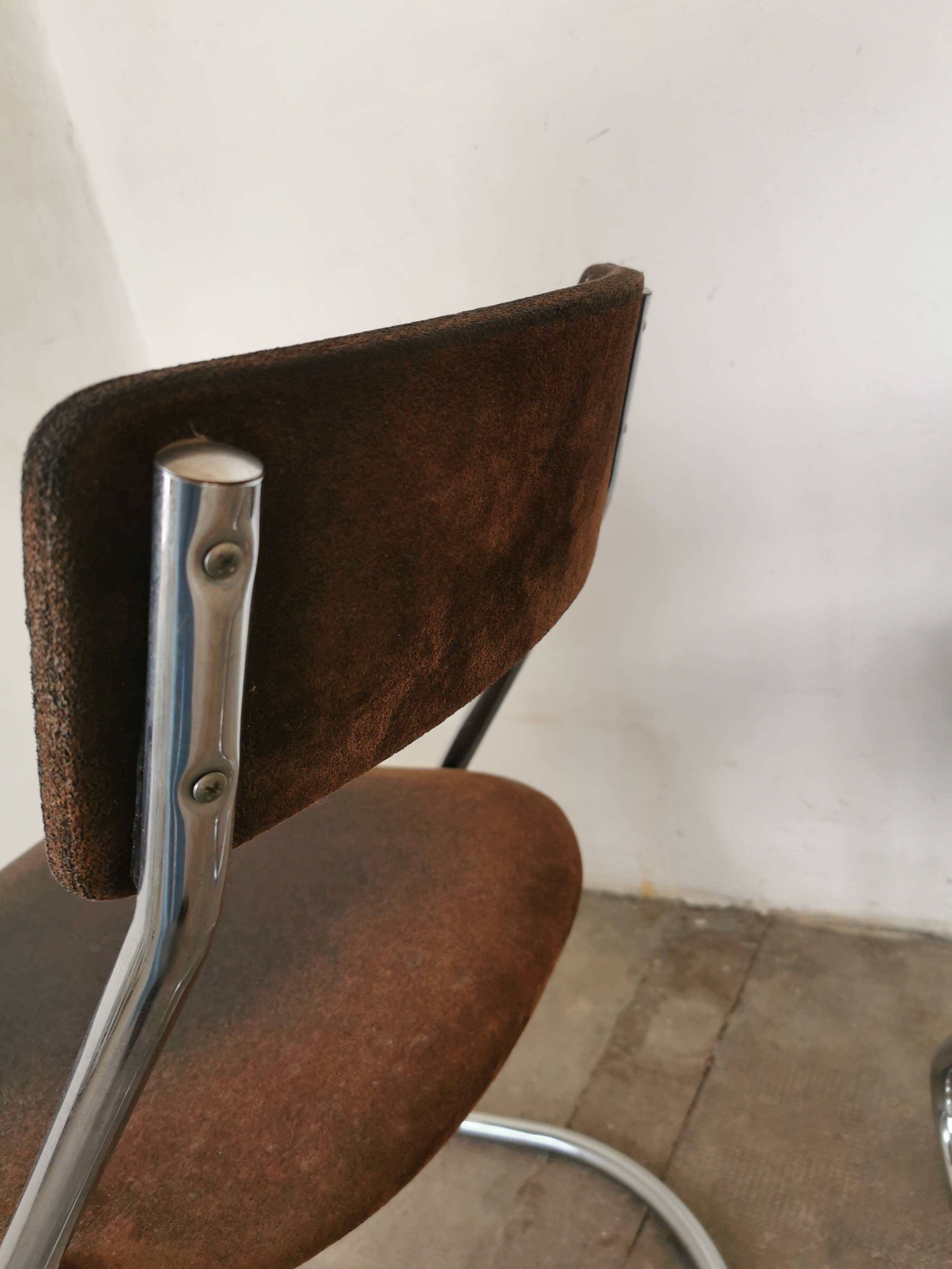 Pair of 1970 cantilever chairs, chrome