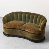 Divano 2 posti in velluto verde con frange anni ’40 vintage