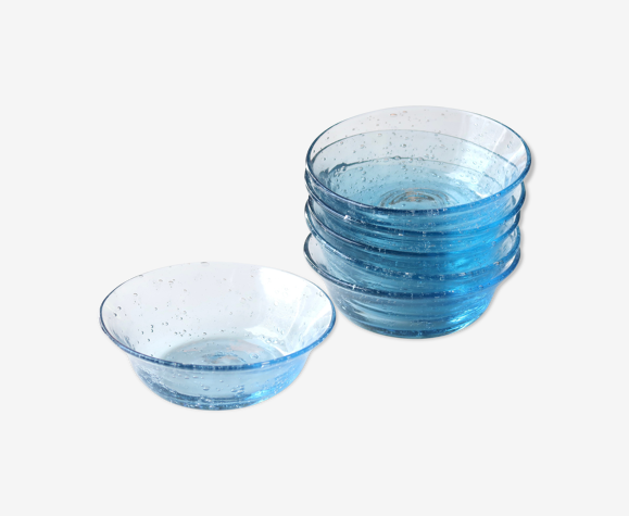 Six coupelles à dessert en verre bullé bleu de Biot, années 70