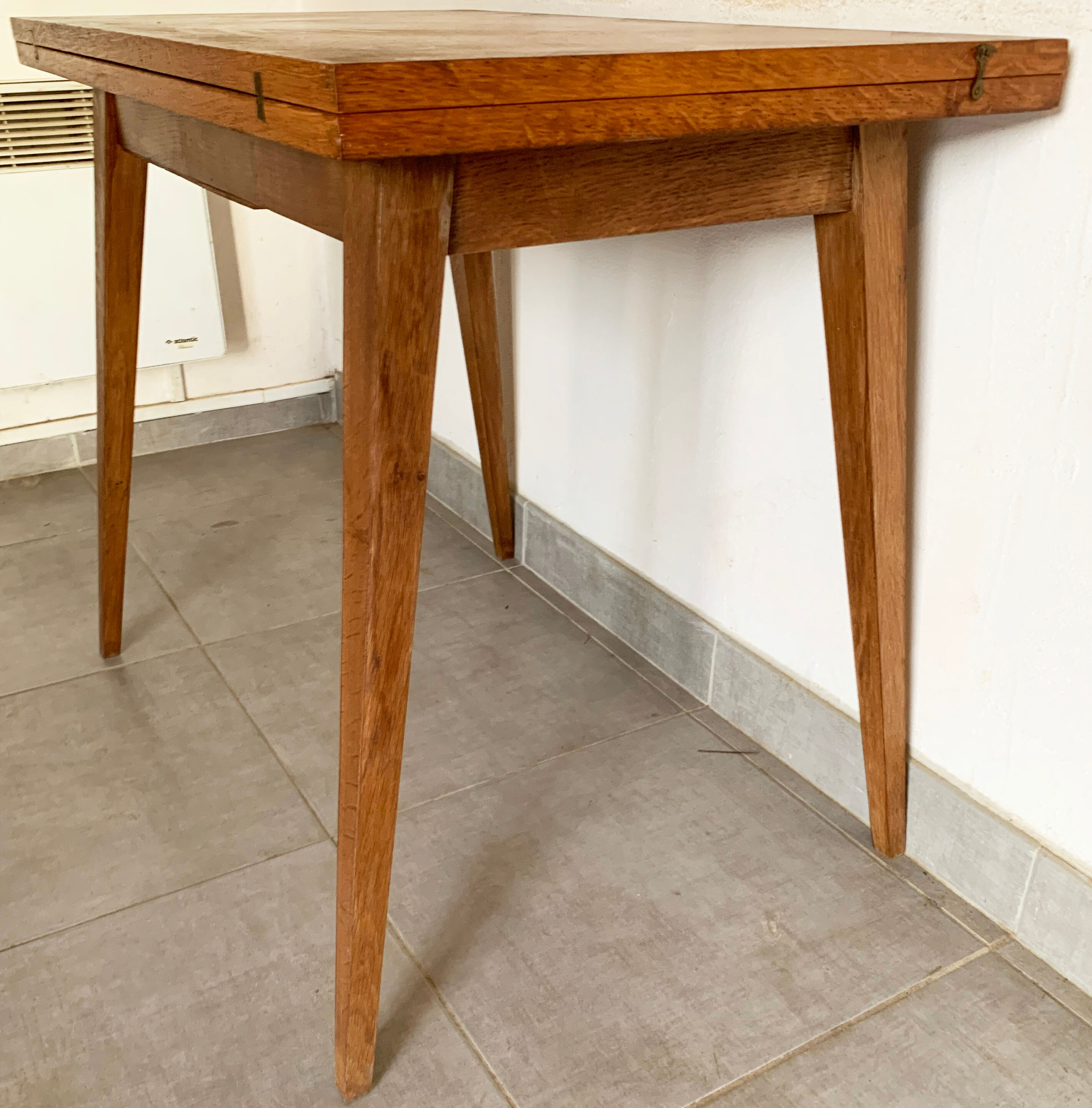Table portefeuille vintage des années 60 en bois