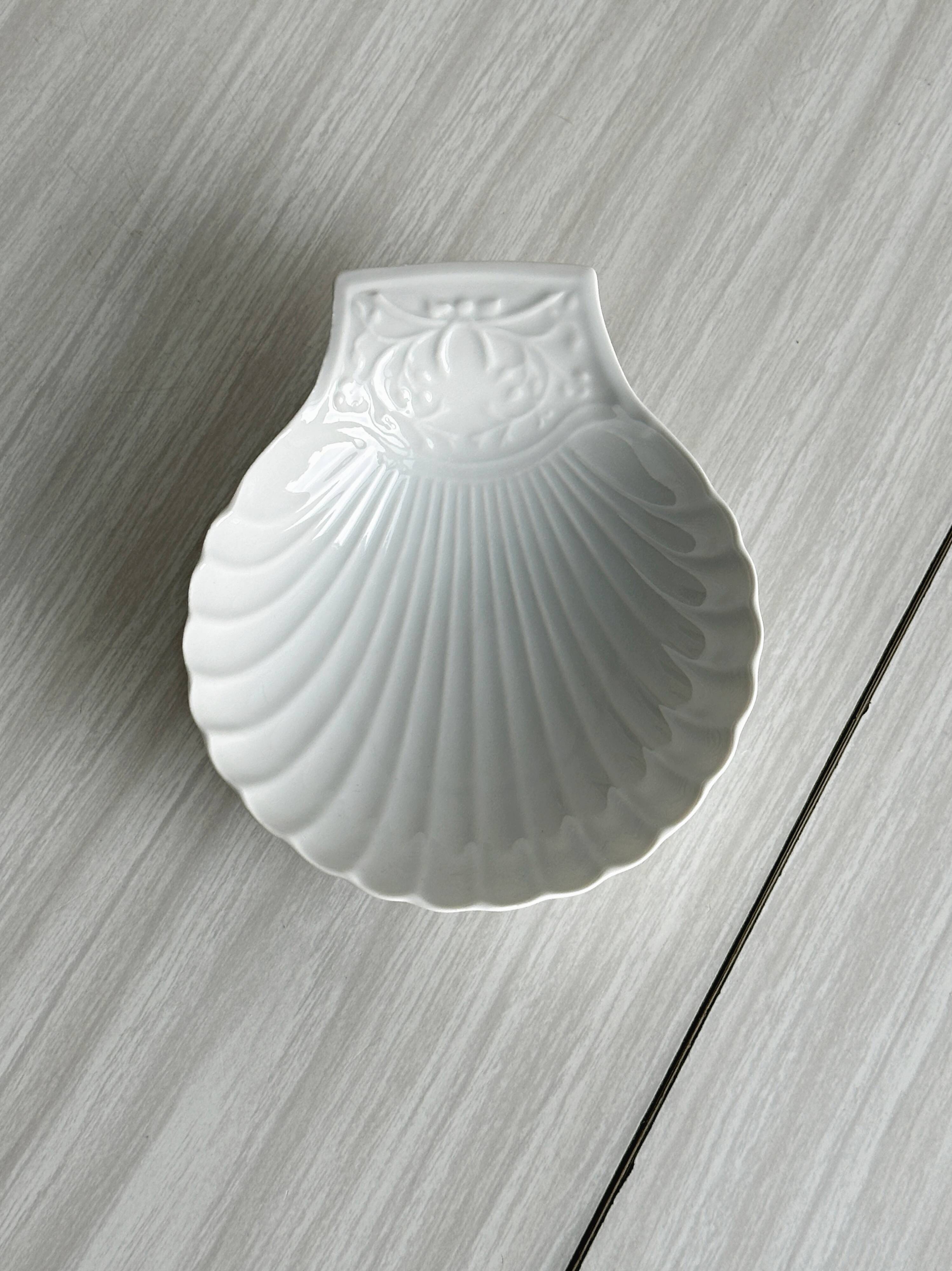 Coupelle coquillage en porcelaine blanche