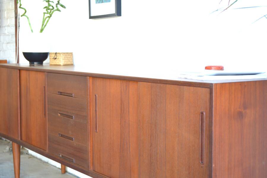 Enfilade en teck par Nils Jonsson