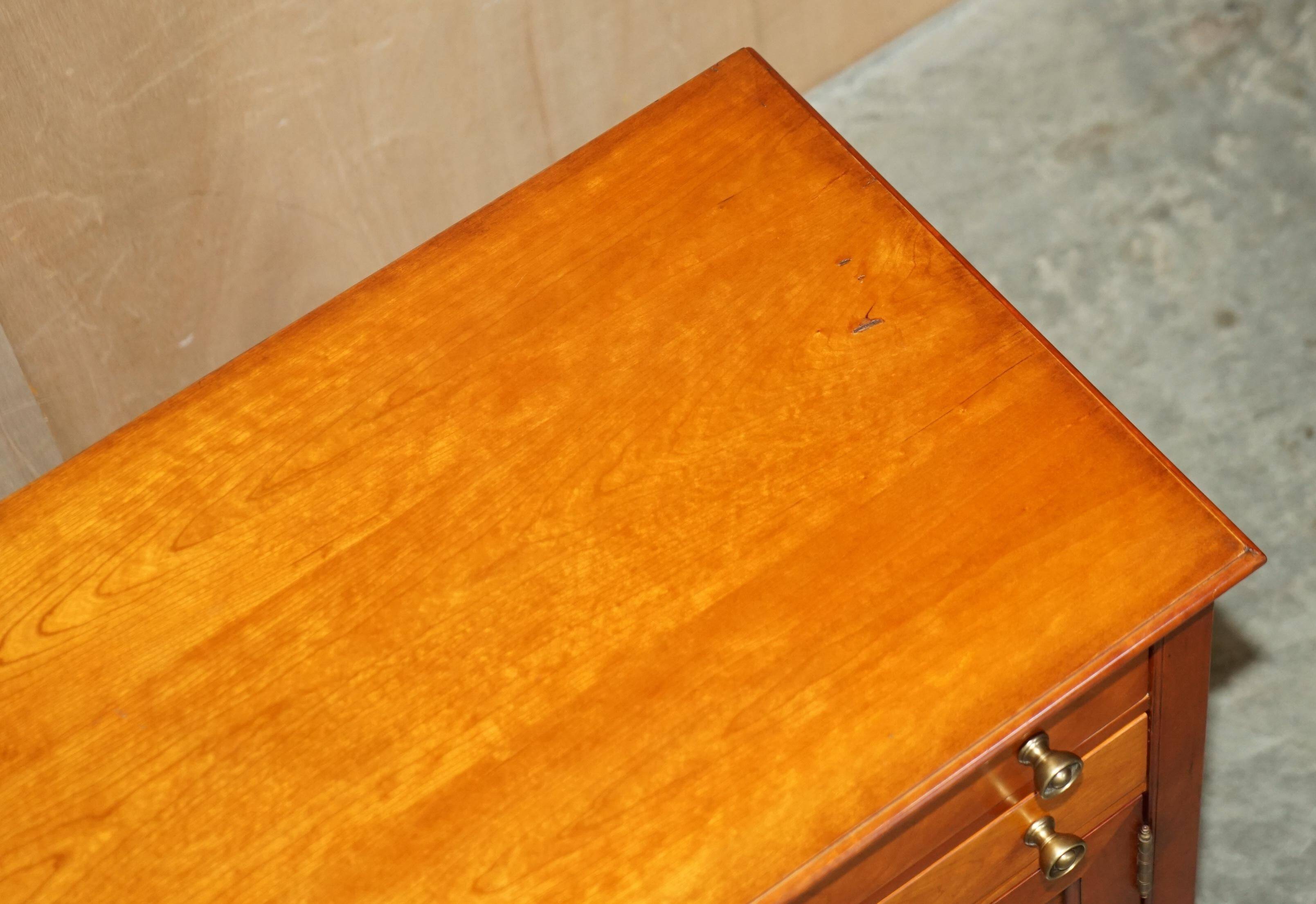 Large buffet Multiyork in solid cherry wood with six drawers.