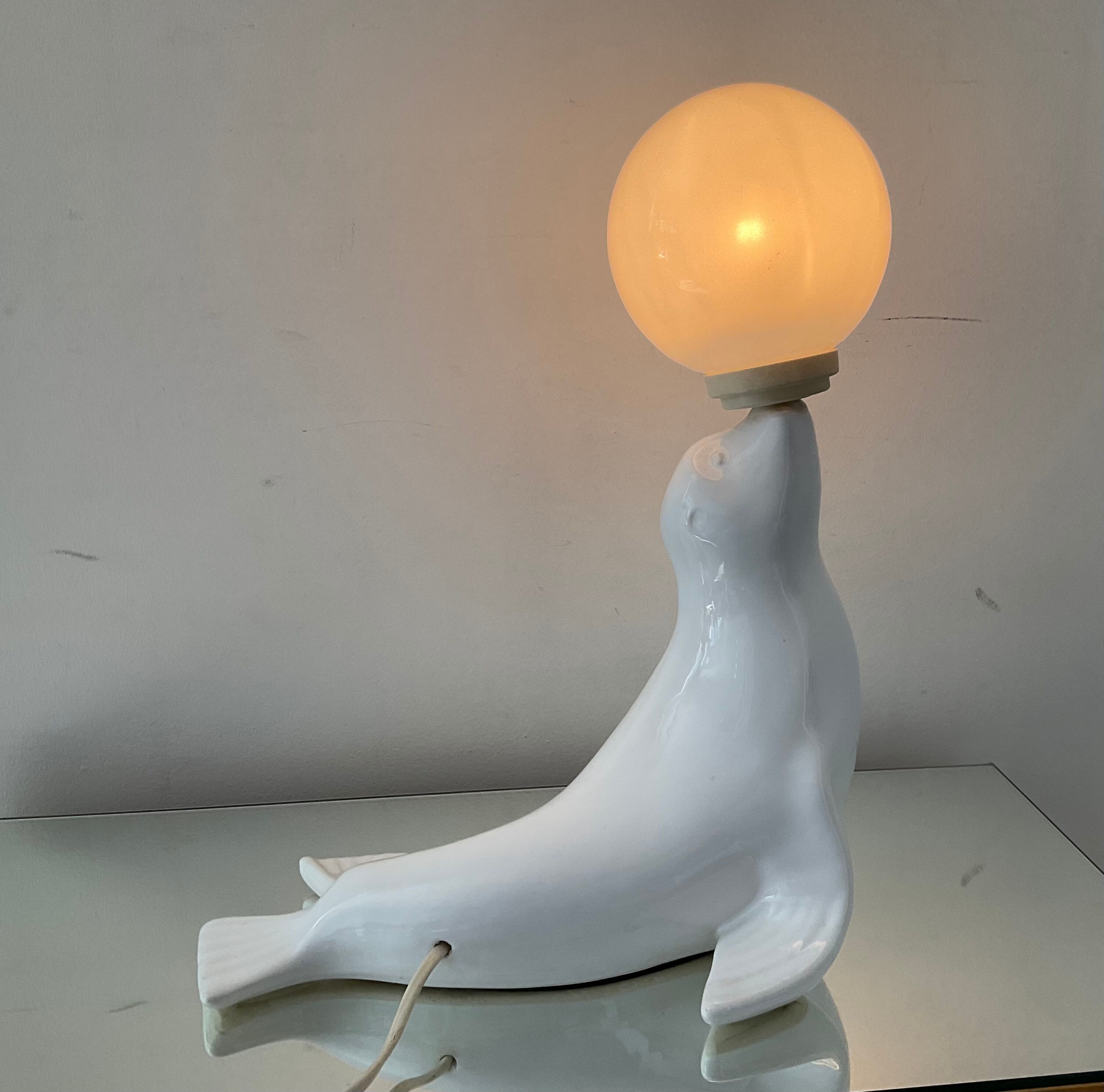 Vintage sea lion lamp in ceramic and opaline