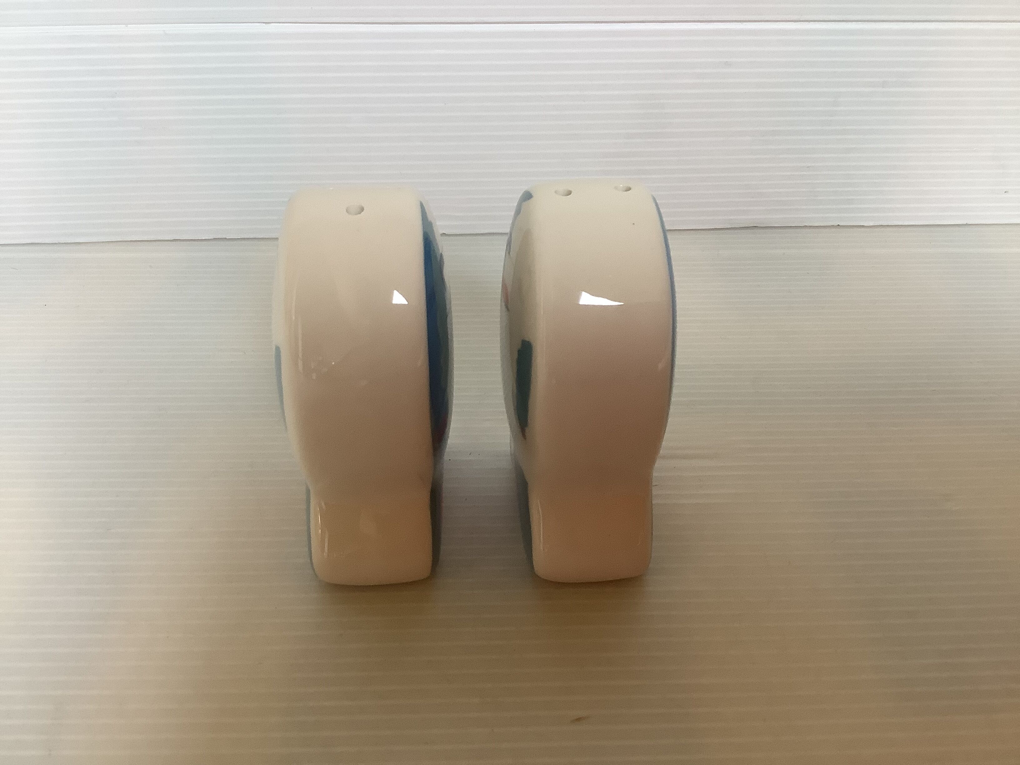Salt and pepper fish salt and pepper shaker