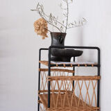 Shelf in braided rattan and black metal