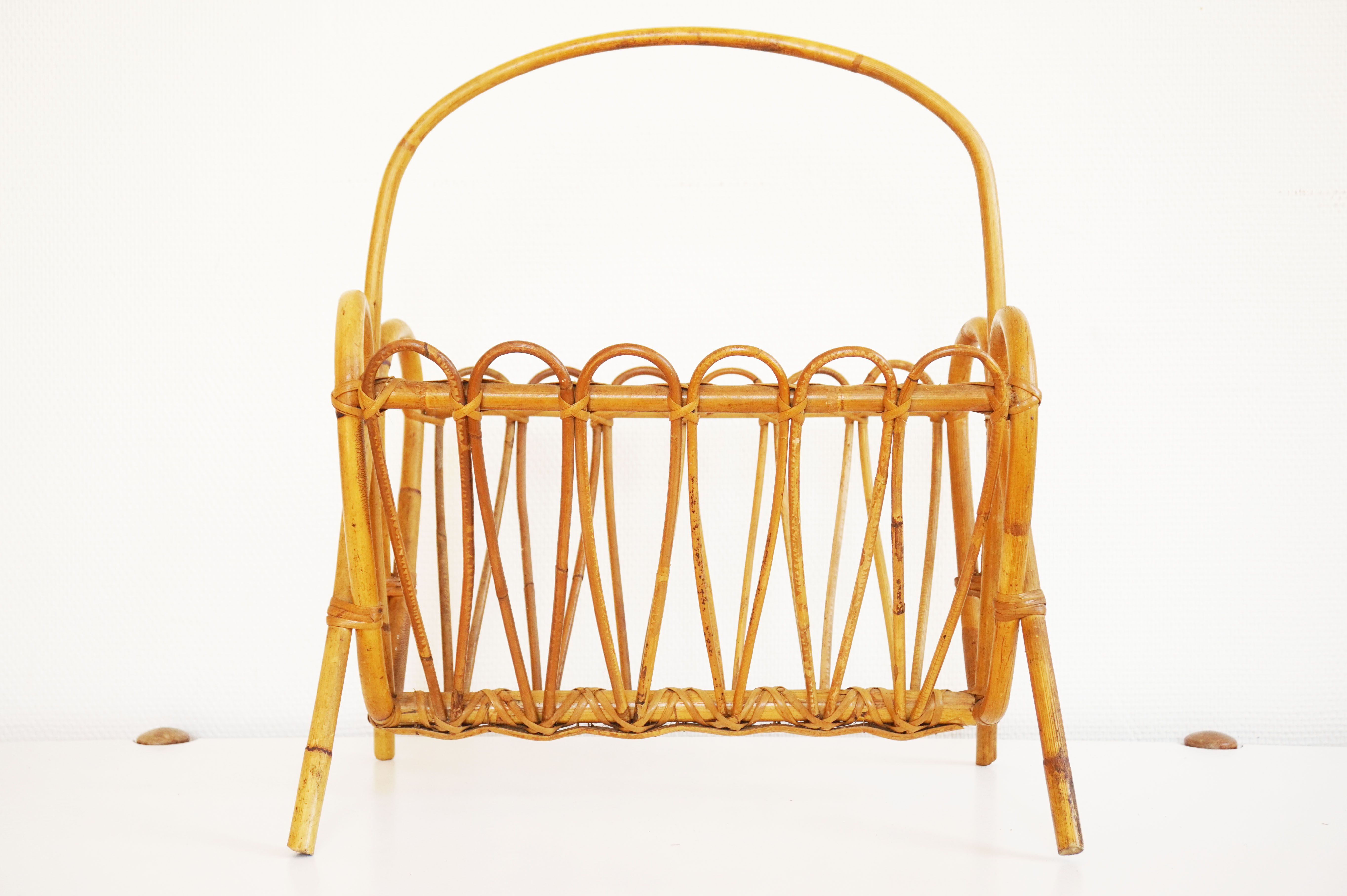 Magazine rack vintage rattan