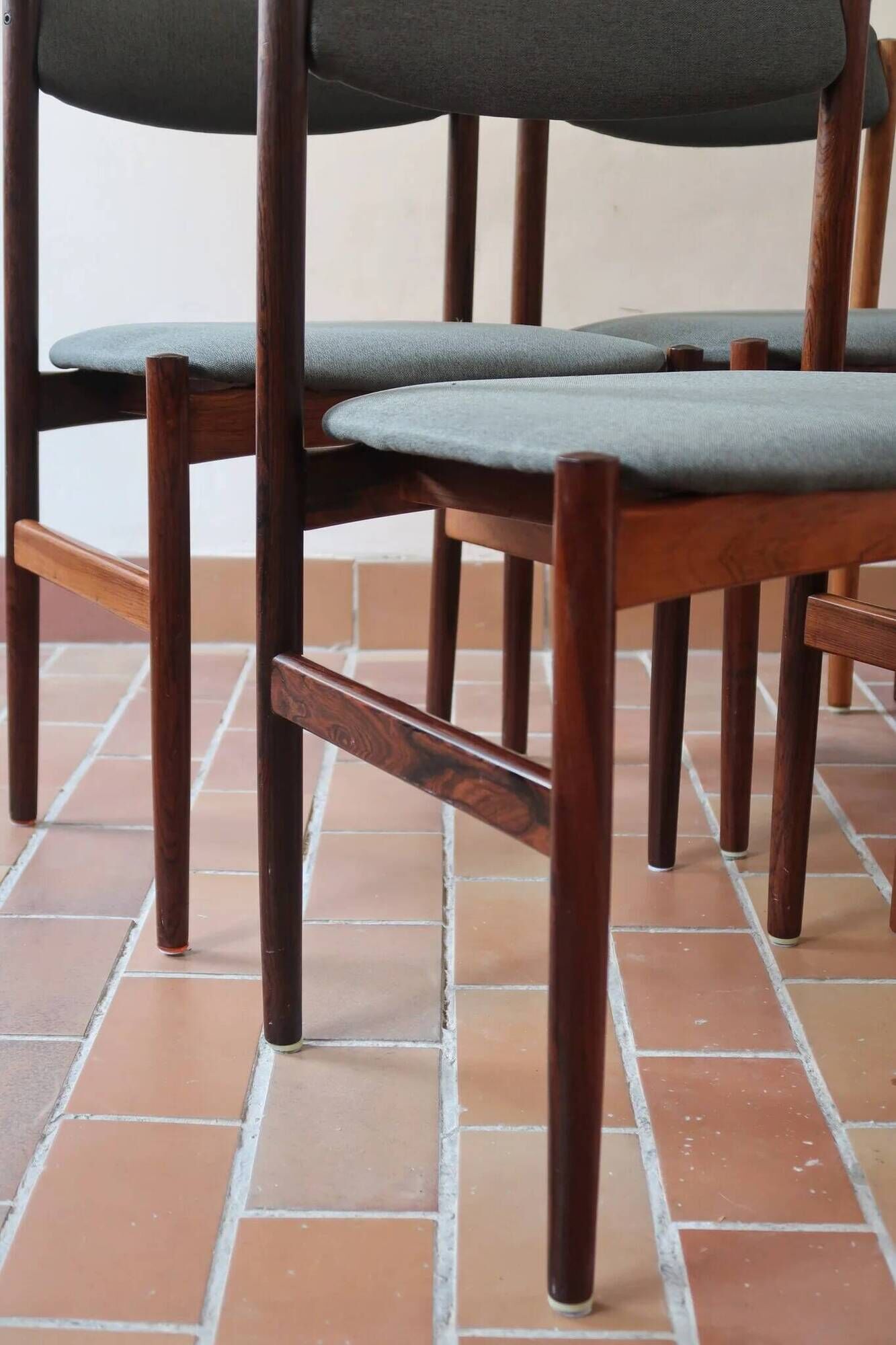 6 Scandinavian chairs in rosewood, with green-grey seats.
