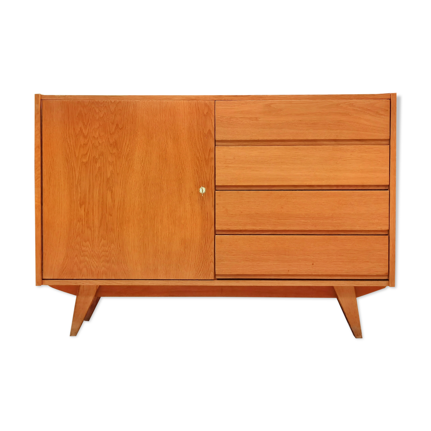 Buffet, U 458 by Jiri Jiroutek