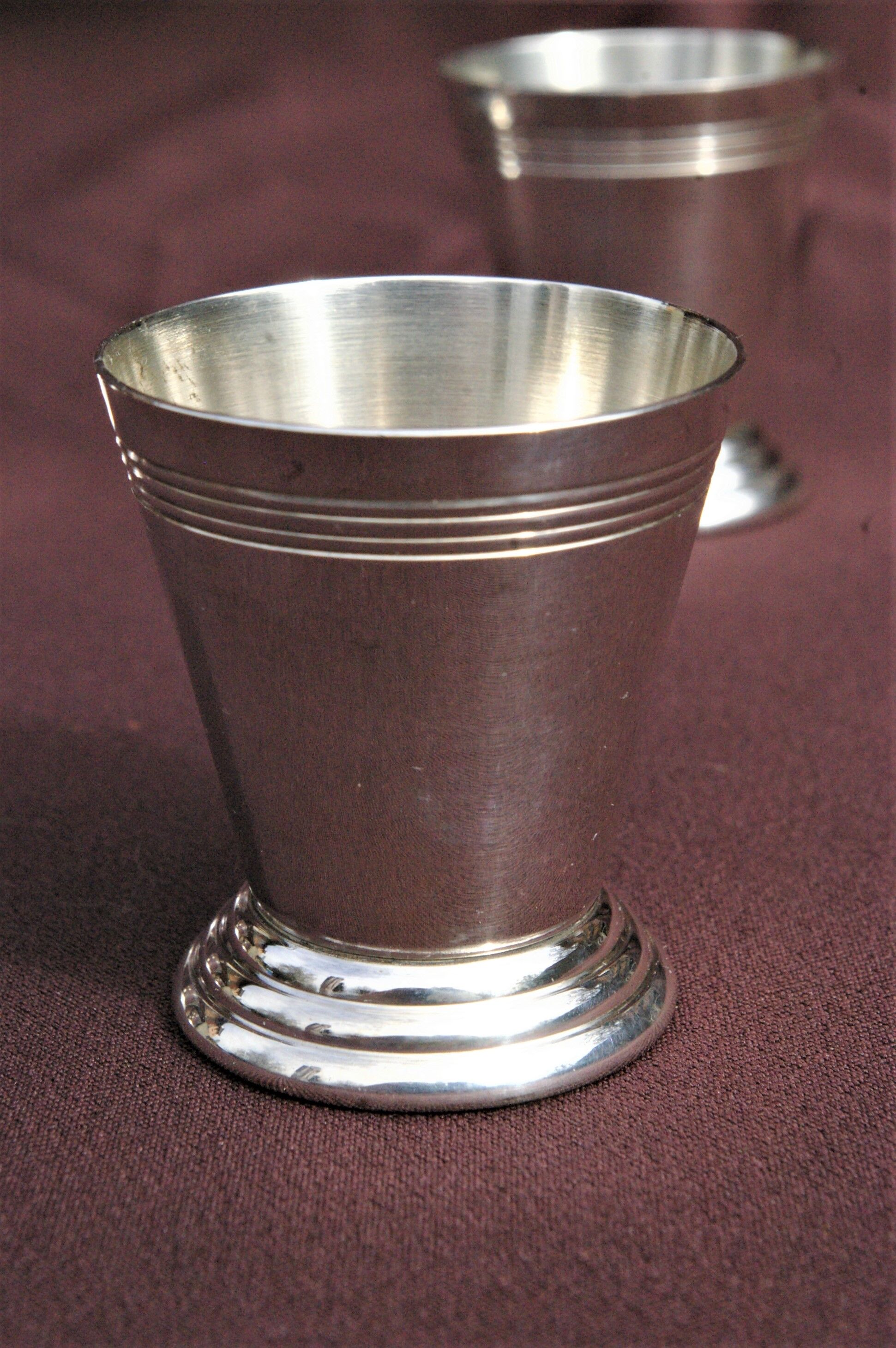 Set 6 coquetiers or Art Deco liquor cups in silver metal