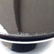 Vase diabolo noir en verre Nelsson