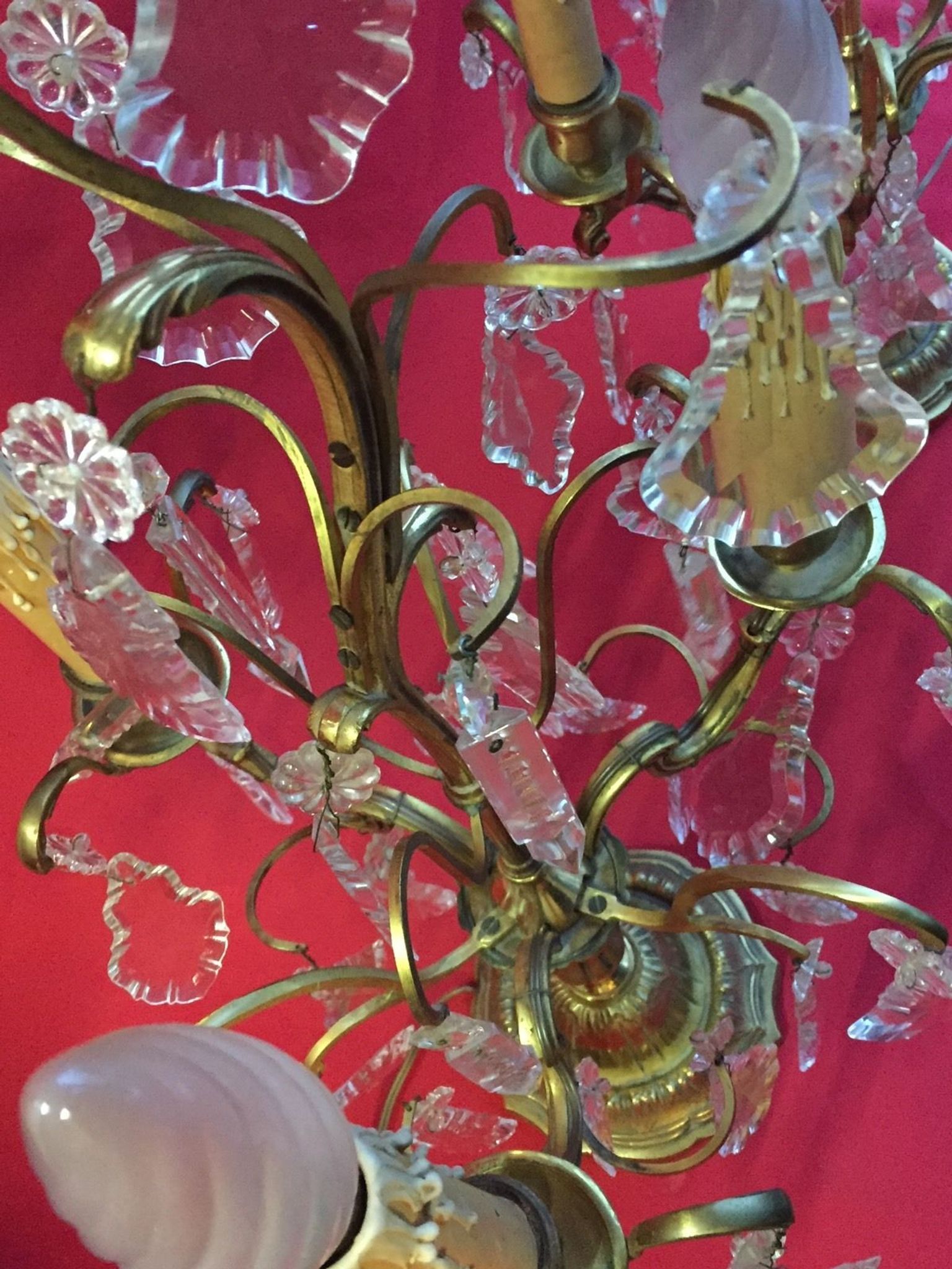 Paire de girandoles à pampilles cristal avec armature bronze