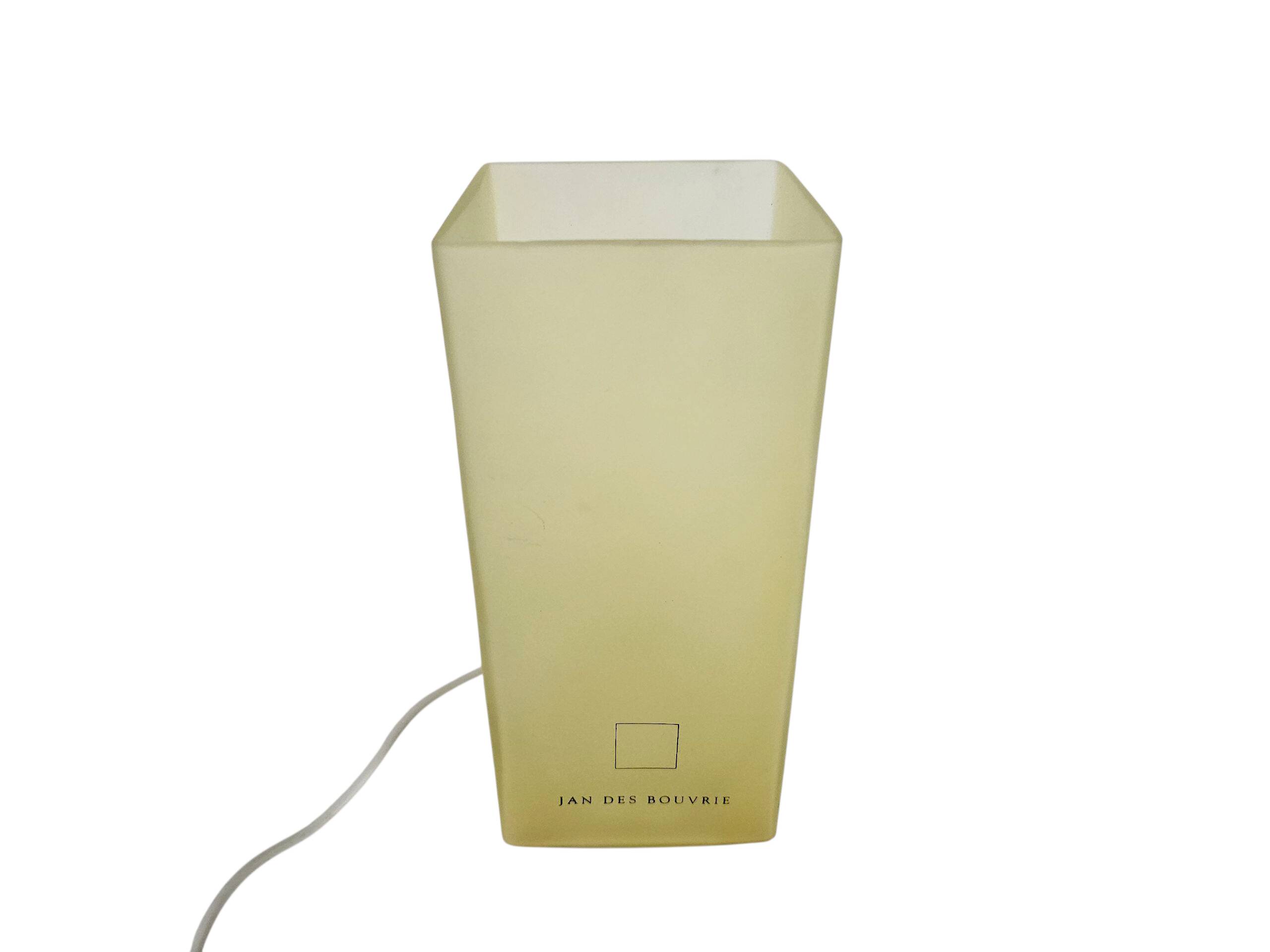 Dutch design - Icecubic lamp - Boxford Holland - Jan des Bouvrie - table la