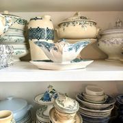 Saucière en terre de fer bleue et blanche