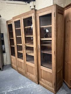 oak display cabinet with 4 doors