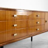 Enfilade italienne en teck, marbre de Carrare, laiton et acier, années 50