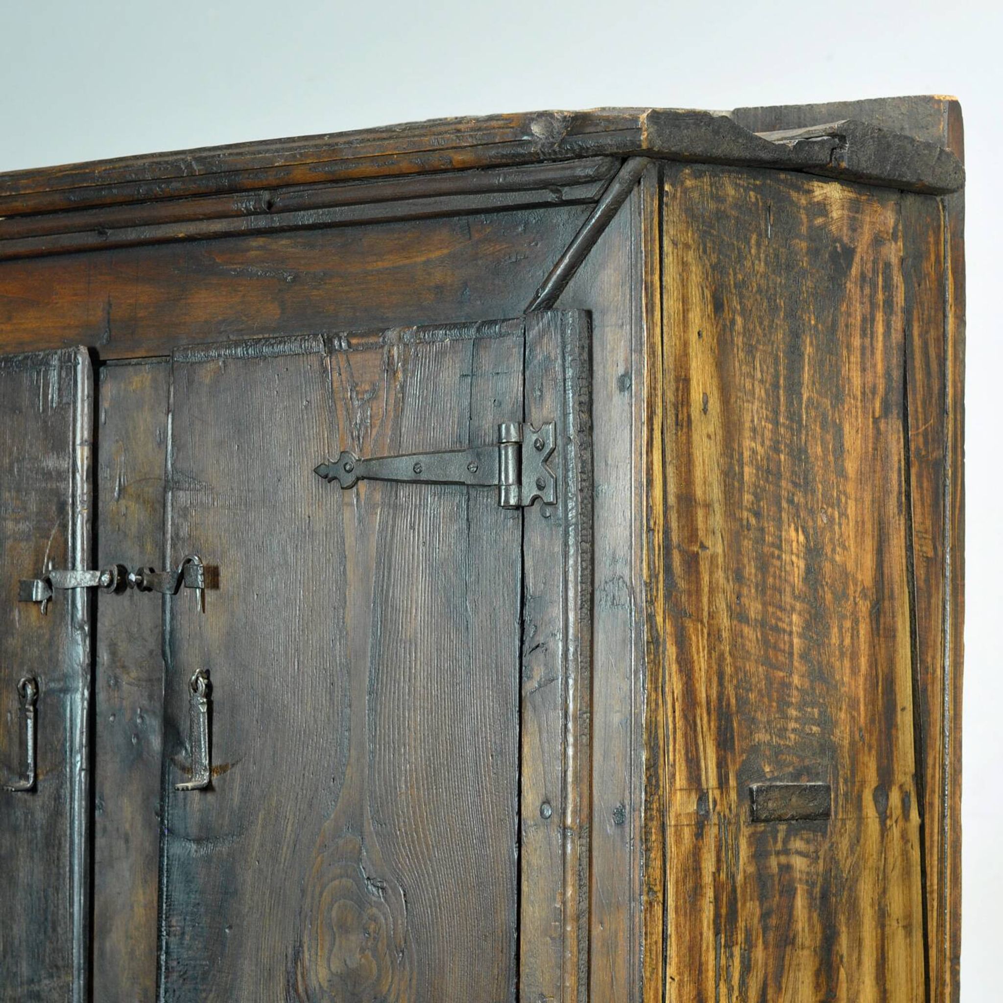 Cabinet en chêne espagnol, vers 1800