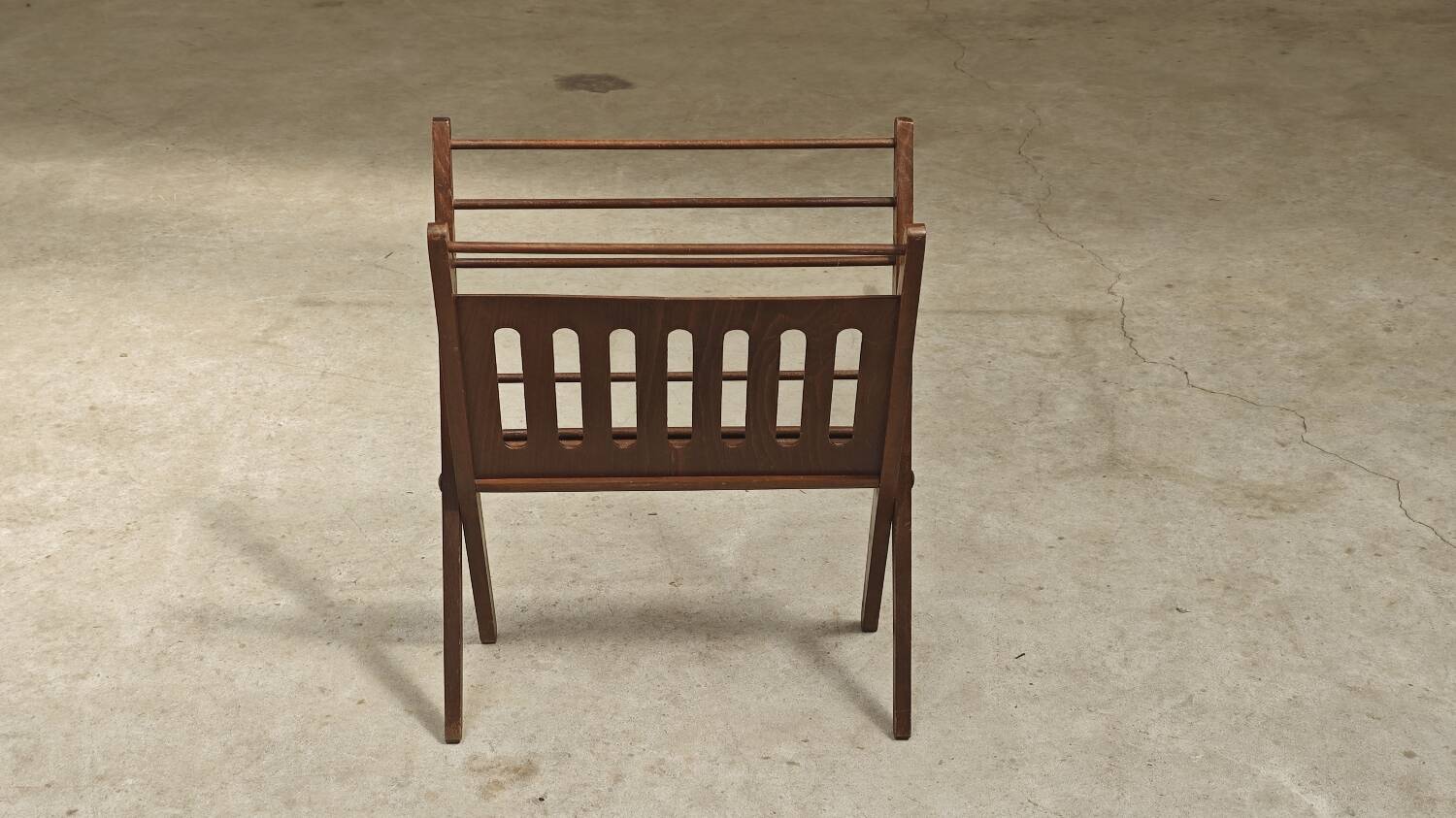 Magazine rack by Cees Braakman for Pastoe 1960 n2