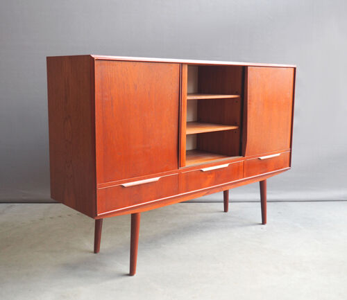High 60's teak veneer sideboard with bar