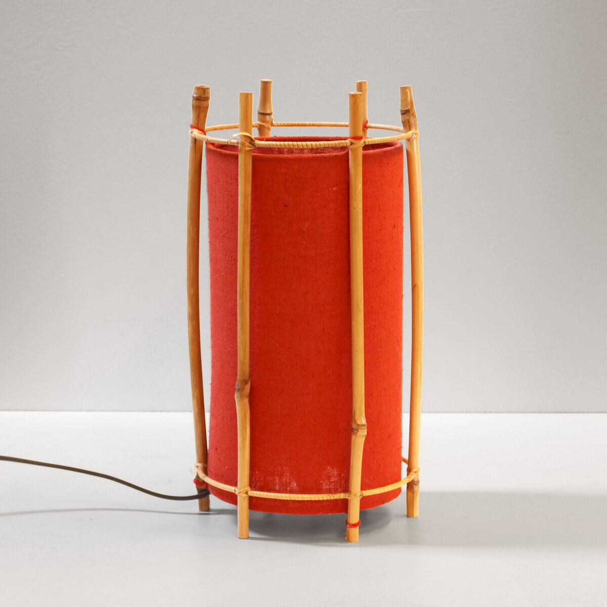 Bamboo and fabric table lamp