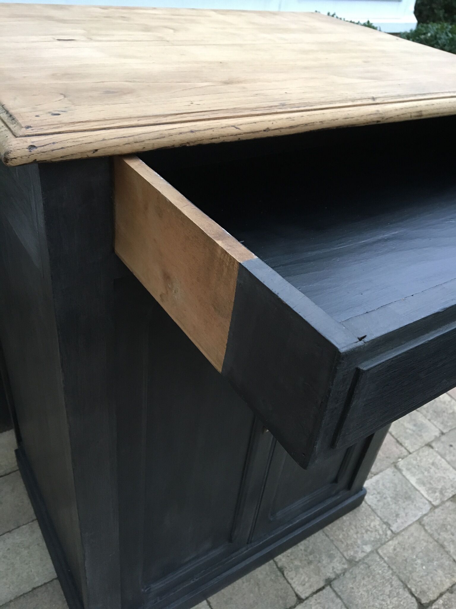 Buffet parisien patiné