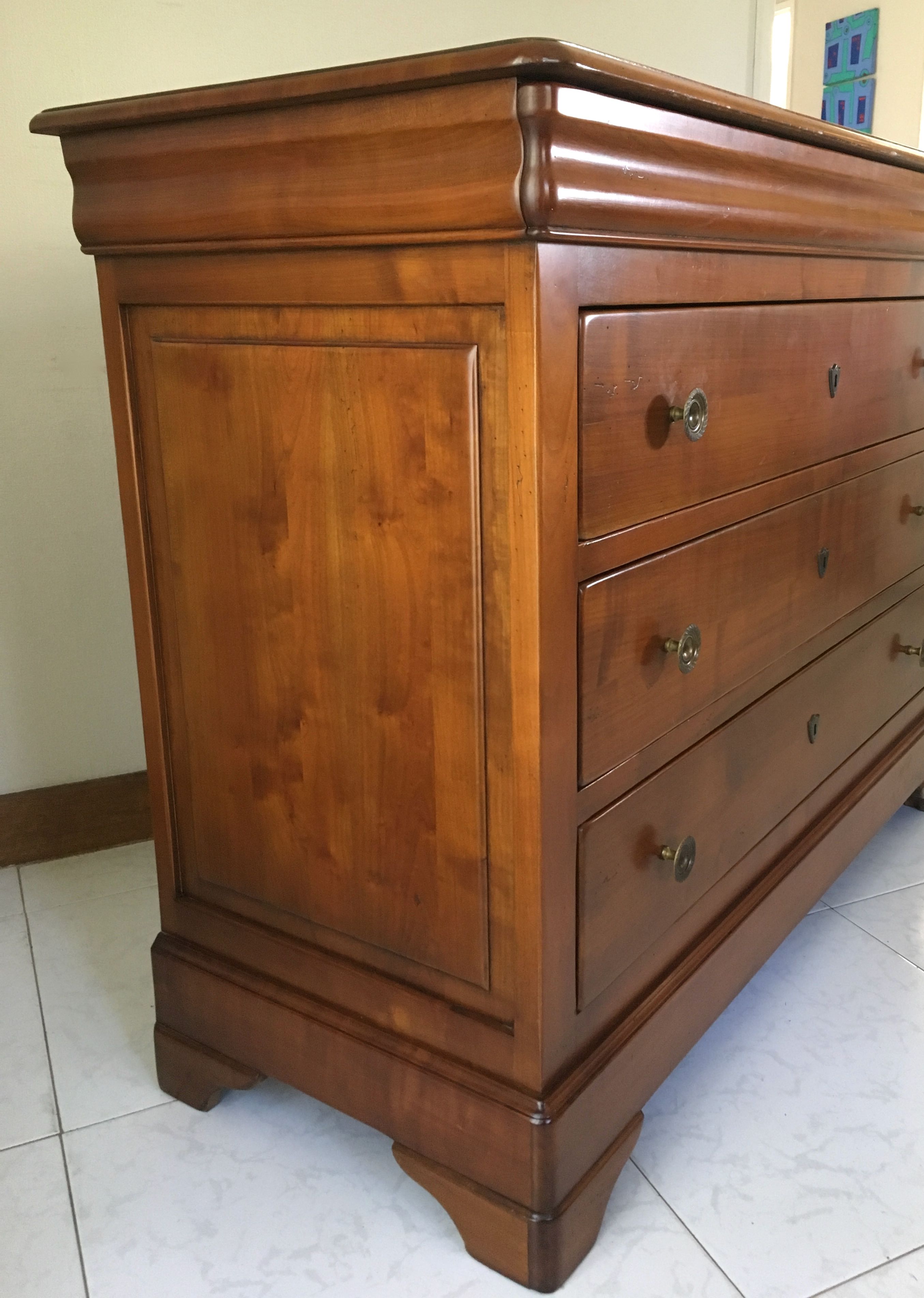 Cherry chest of drawers 4 drawers