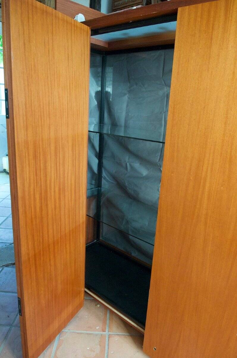 Collector's Display Case. Circa 1970s. Model No. 1