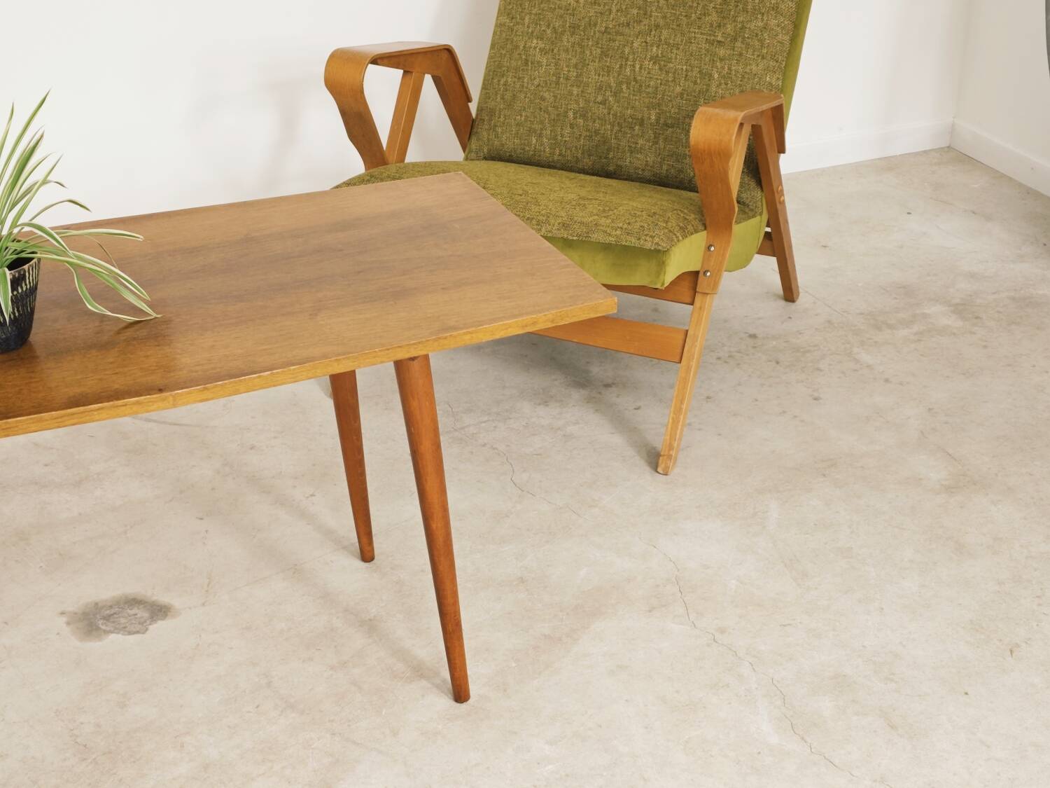 Table basse Ton Bystrice Thonet 1960 en bois