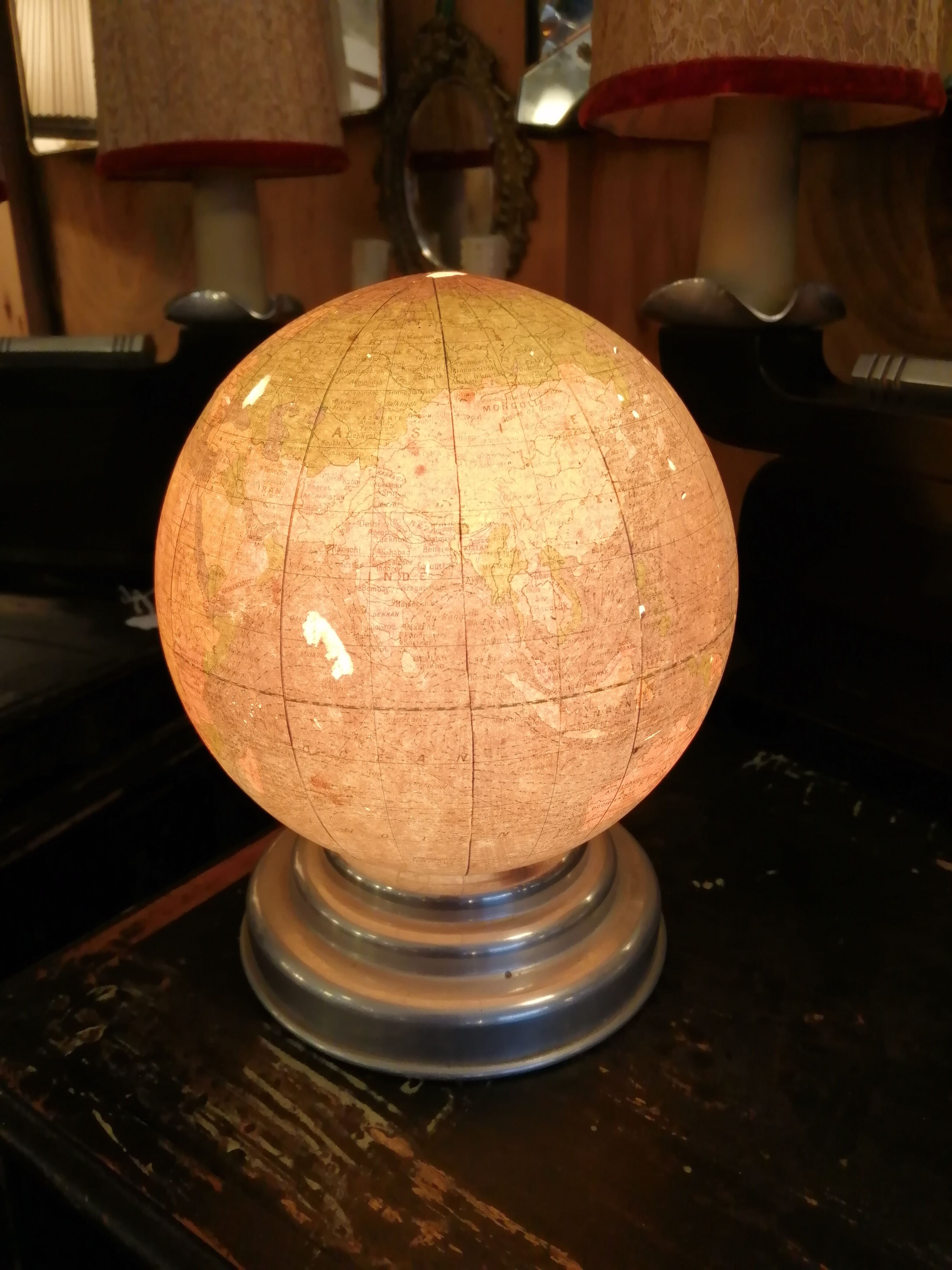 Luminous globe Girard and Barrere