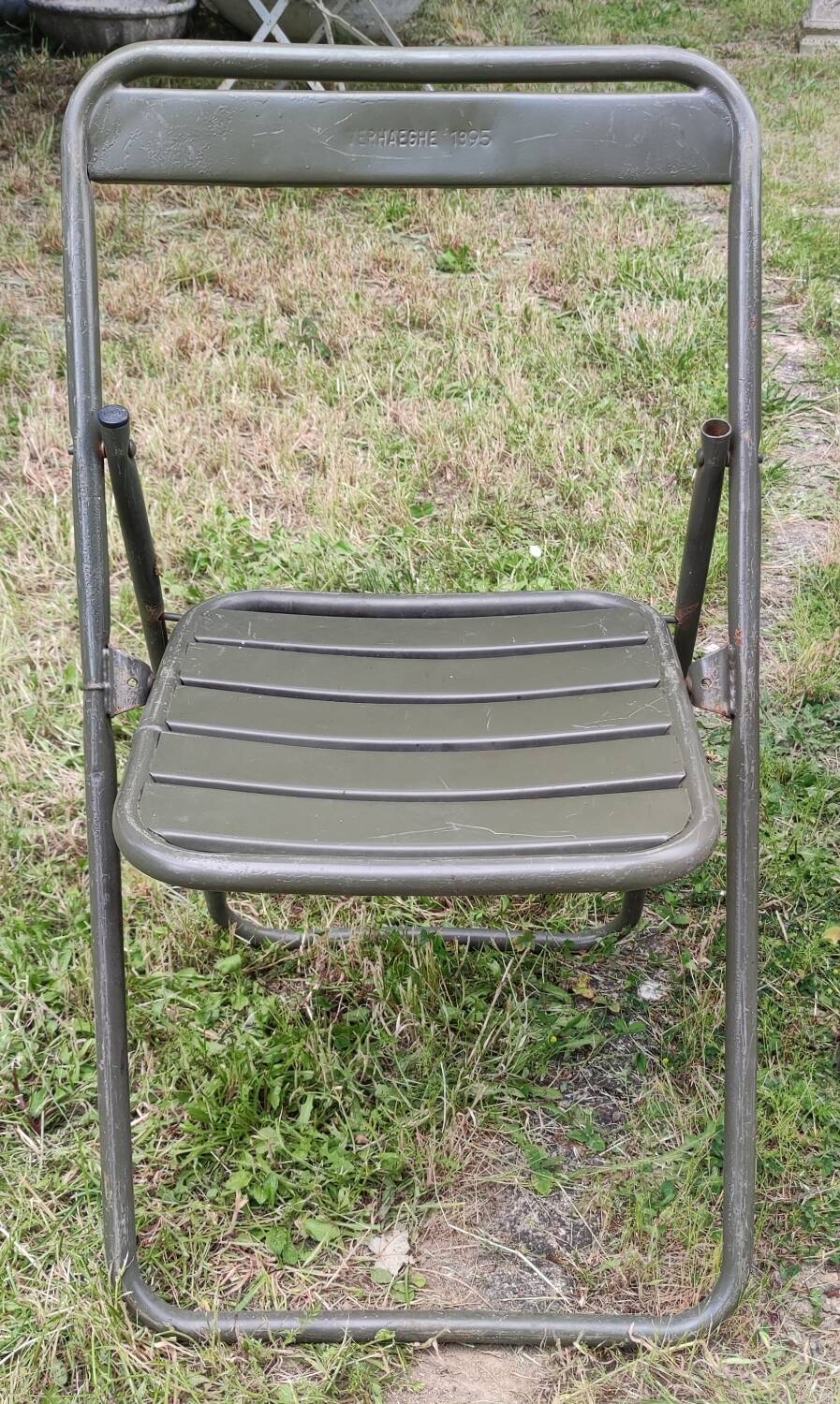 Verhaeghe vintage military set 1 table + 2 chairs