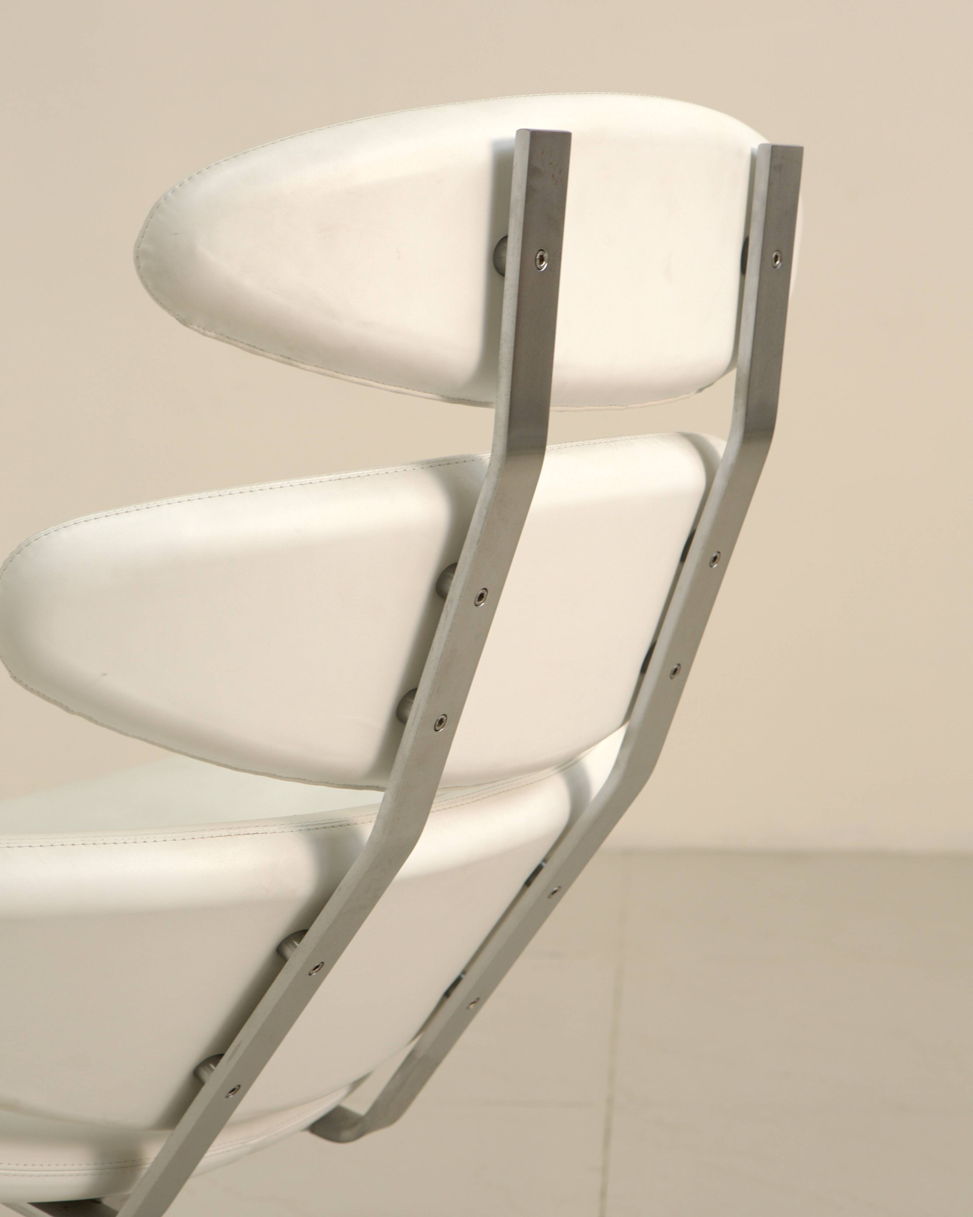 "Corona" lounge chair in white leather by Poul Volther for Erik Jørgensen
