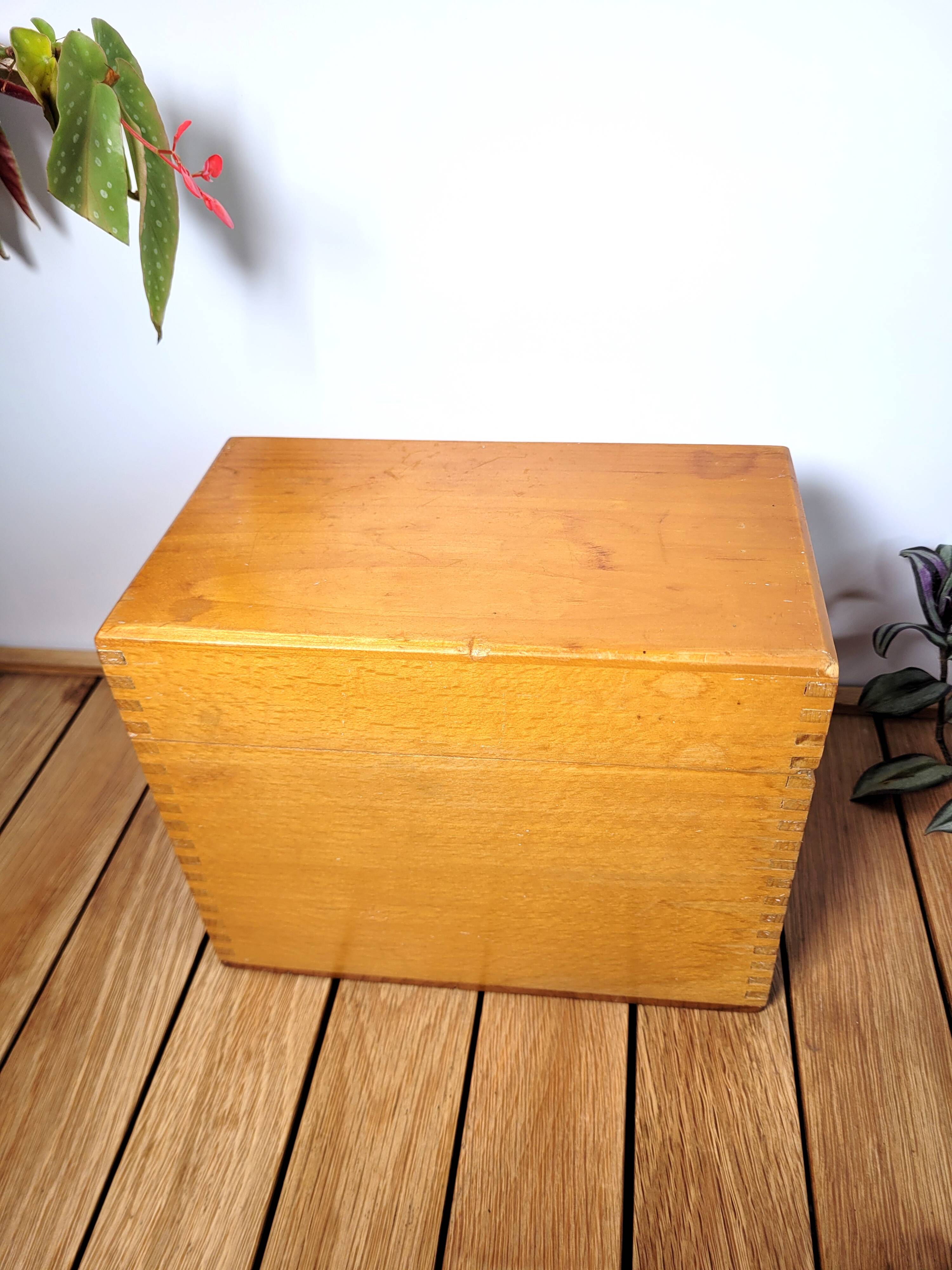 Filing box with cardboard cards 1960