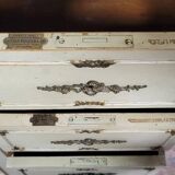 Armoire Vénitienne style Louis XV baroque estampillée en bois laqué et doré