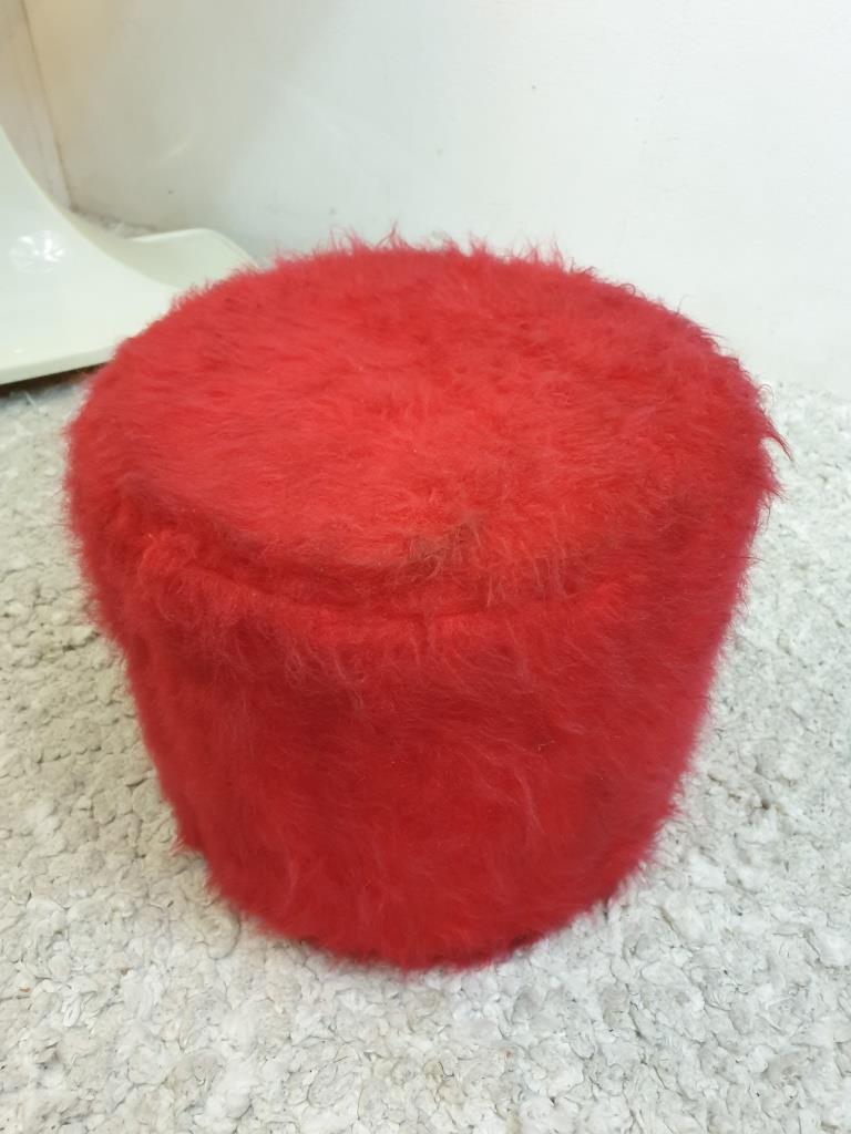 Pouf moumoute vintage red