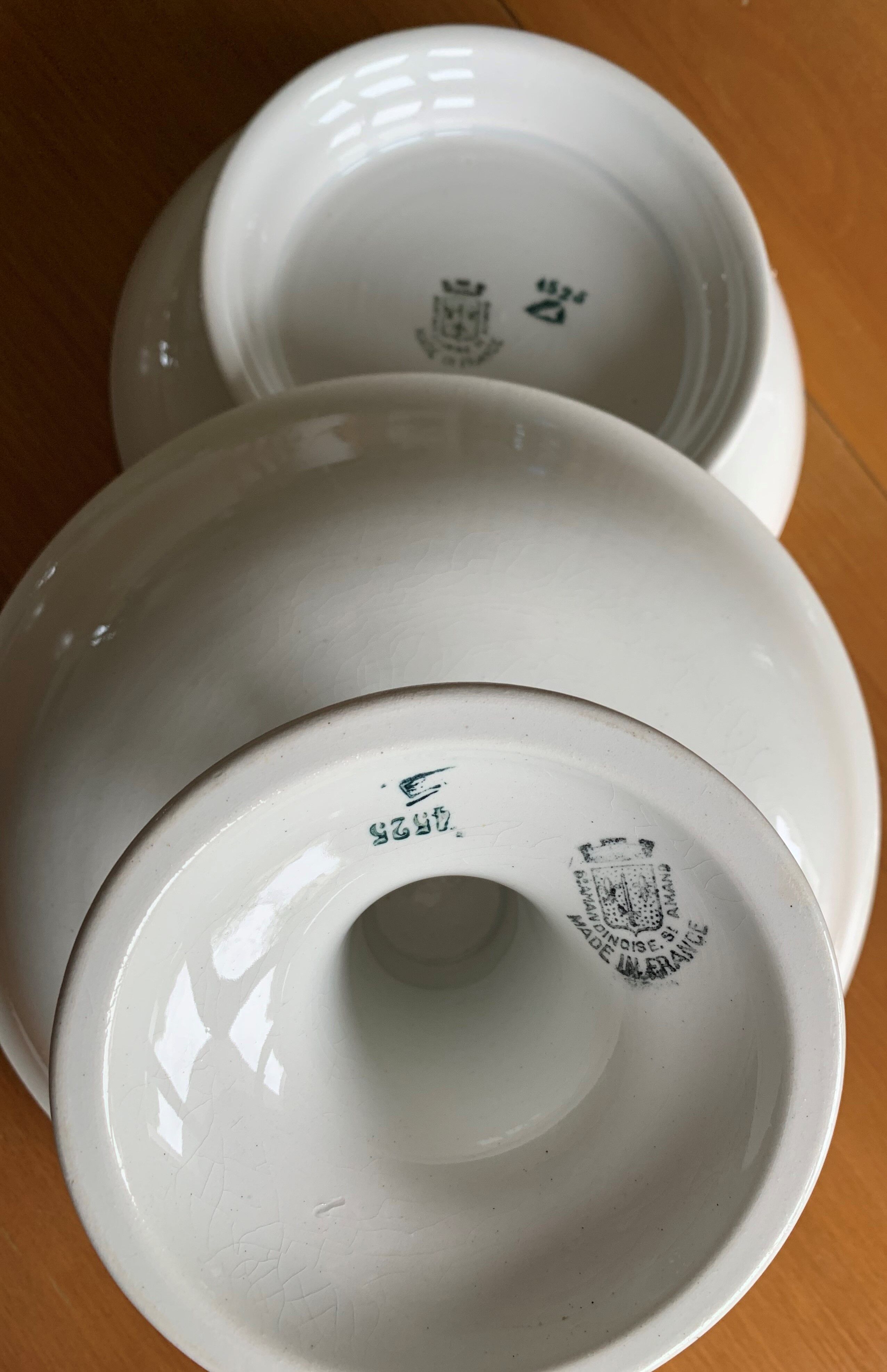 Set fruit cup & old composition in earthenware of Saint Amand (North) Late nineteenth century.