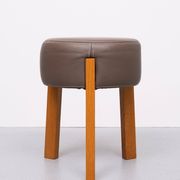 Top quality Leather Pouf 3 Oak legs 1990s