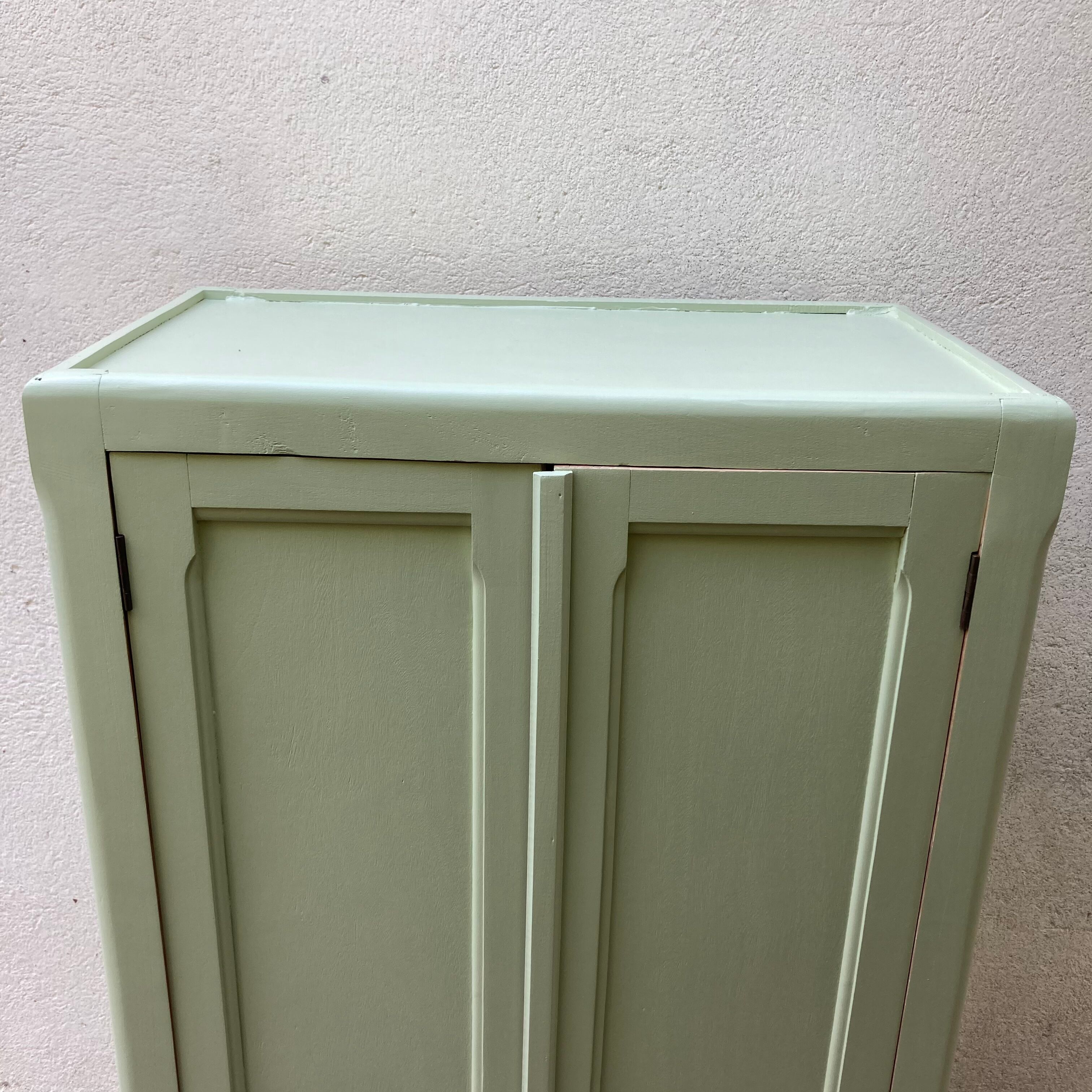 Parisian linden cabinet