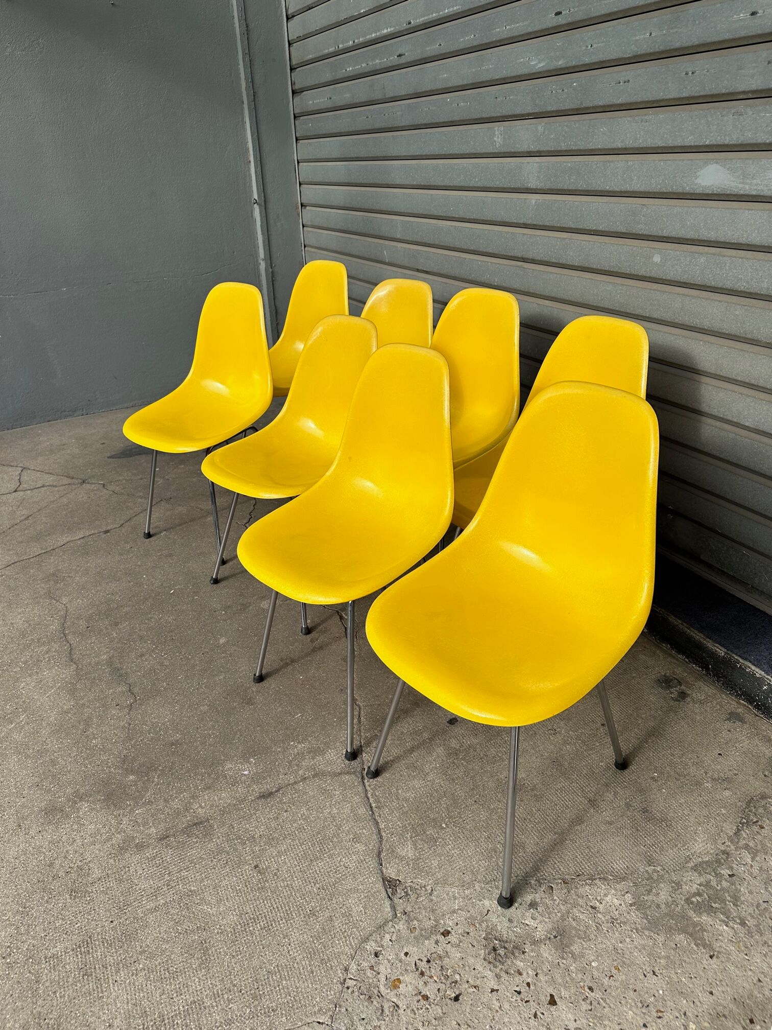 Fiberglass chairs from Ray&Charles Eames for Herman Miller