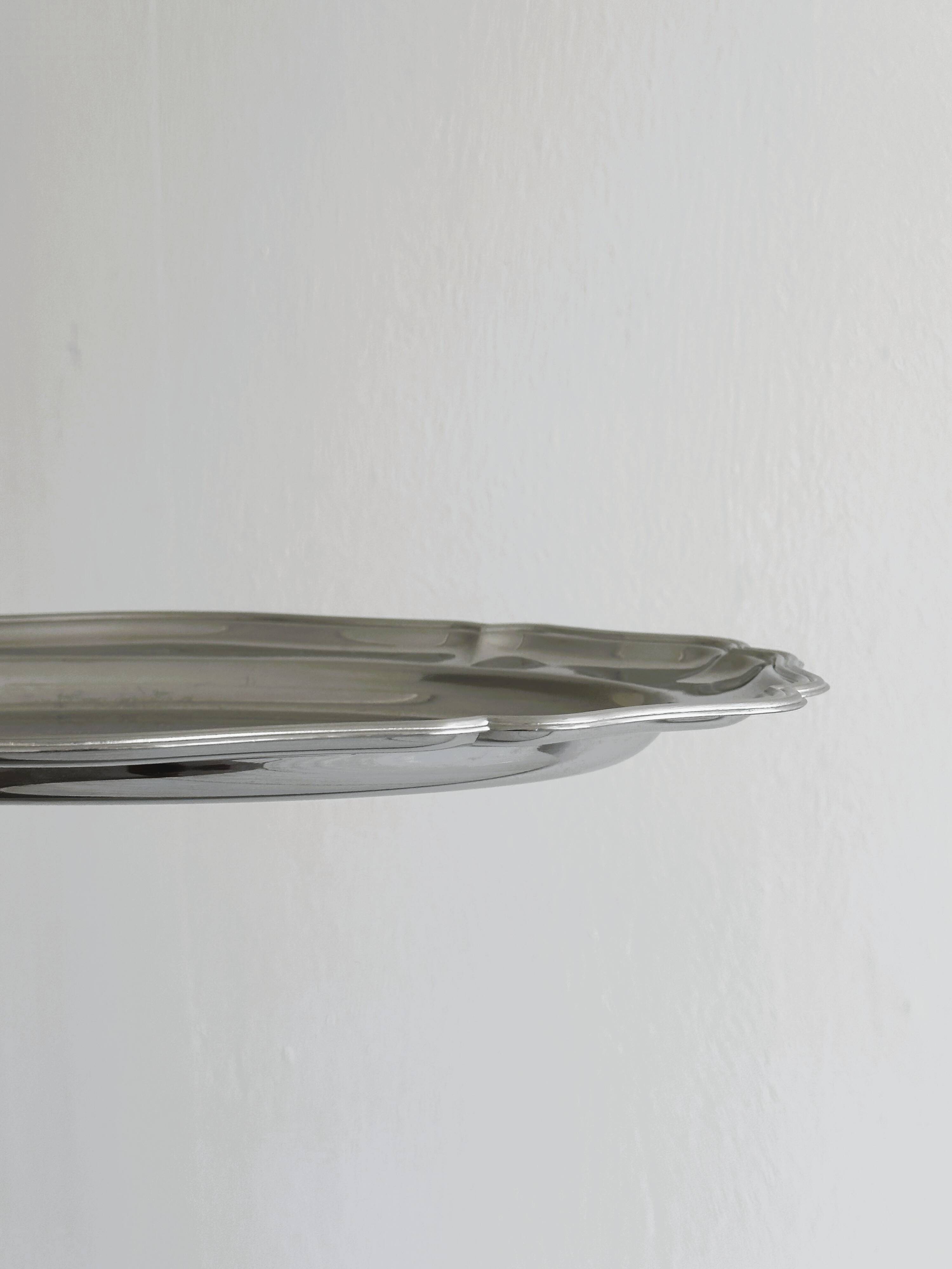 Plat ancien en métal