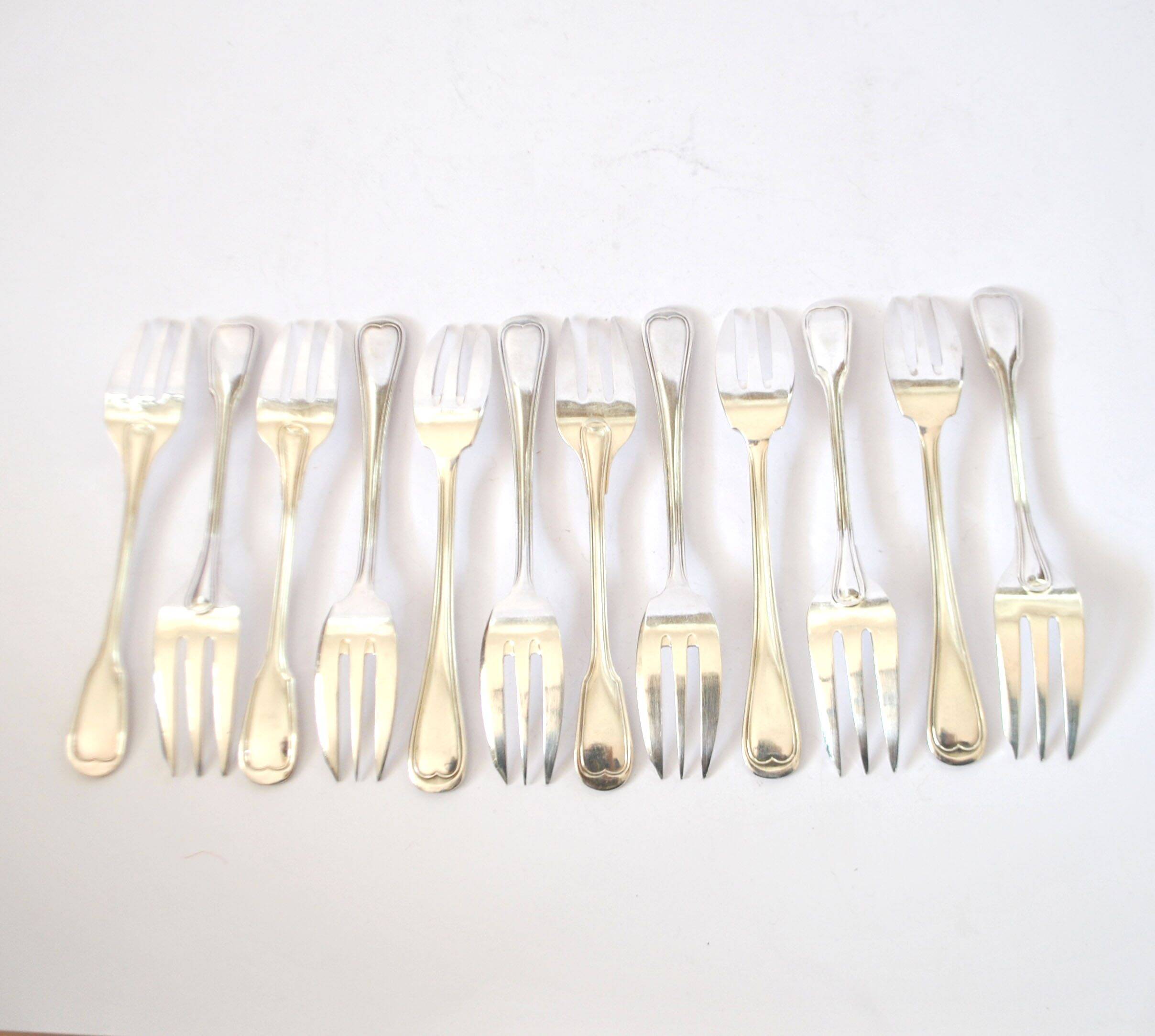 ST MEDARD set of 12 dessert forks with an antique style fillet Chinon 14.5 cm