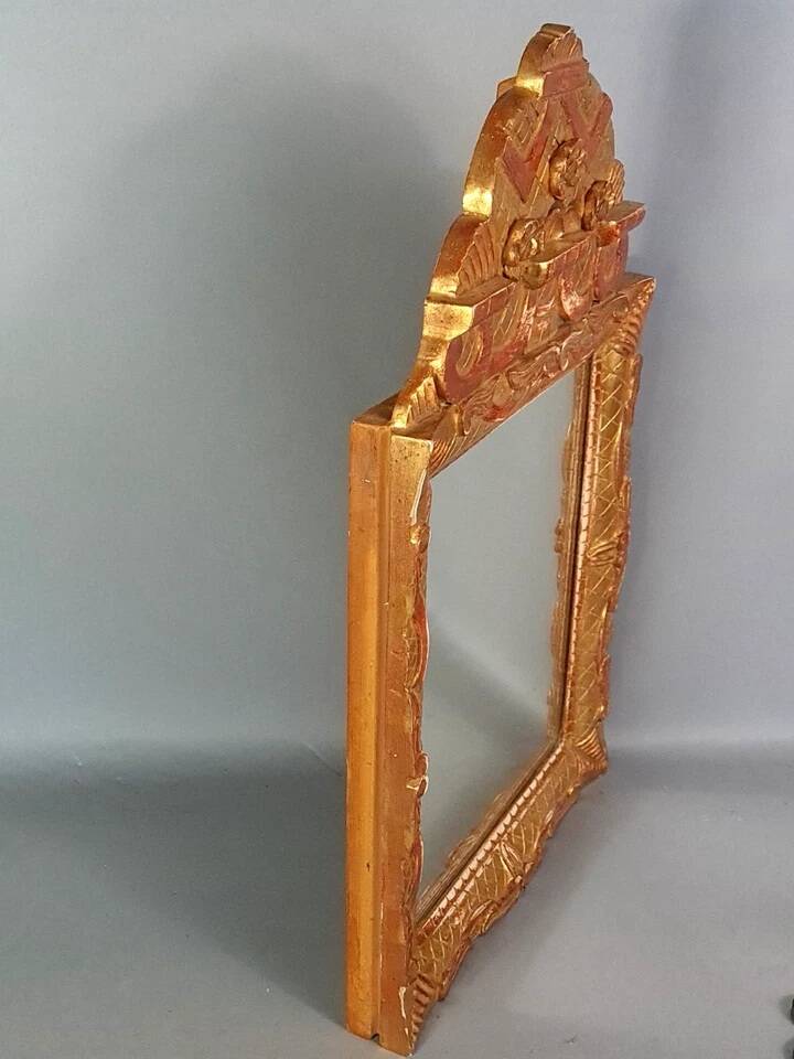 Mirror with carved gilded wooden frame in 18th century style 52x30 cm C492