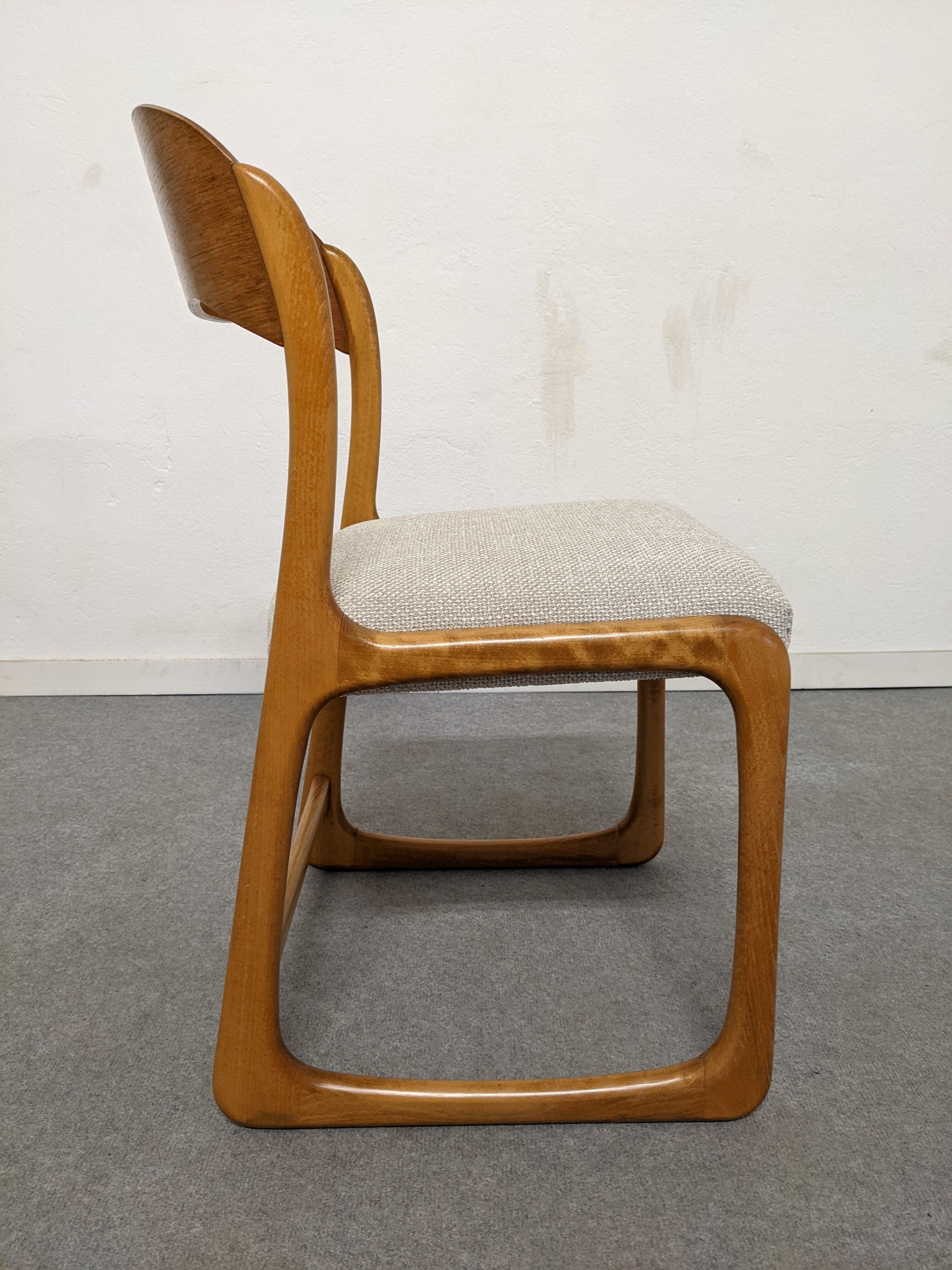 Series of 6 Baumann sleigh chairs from the 60s/70s