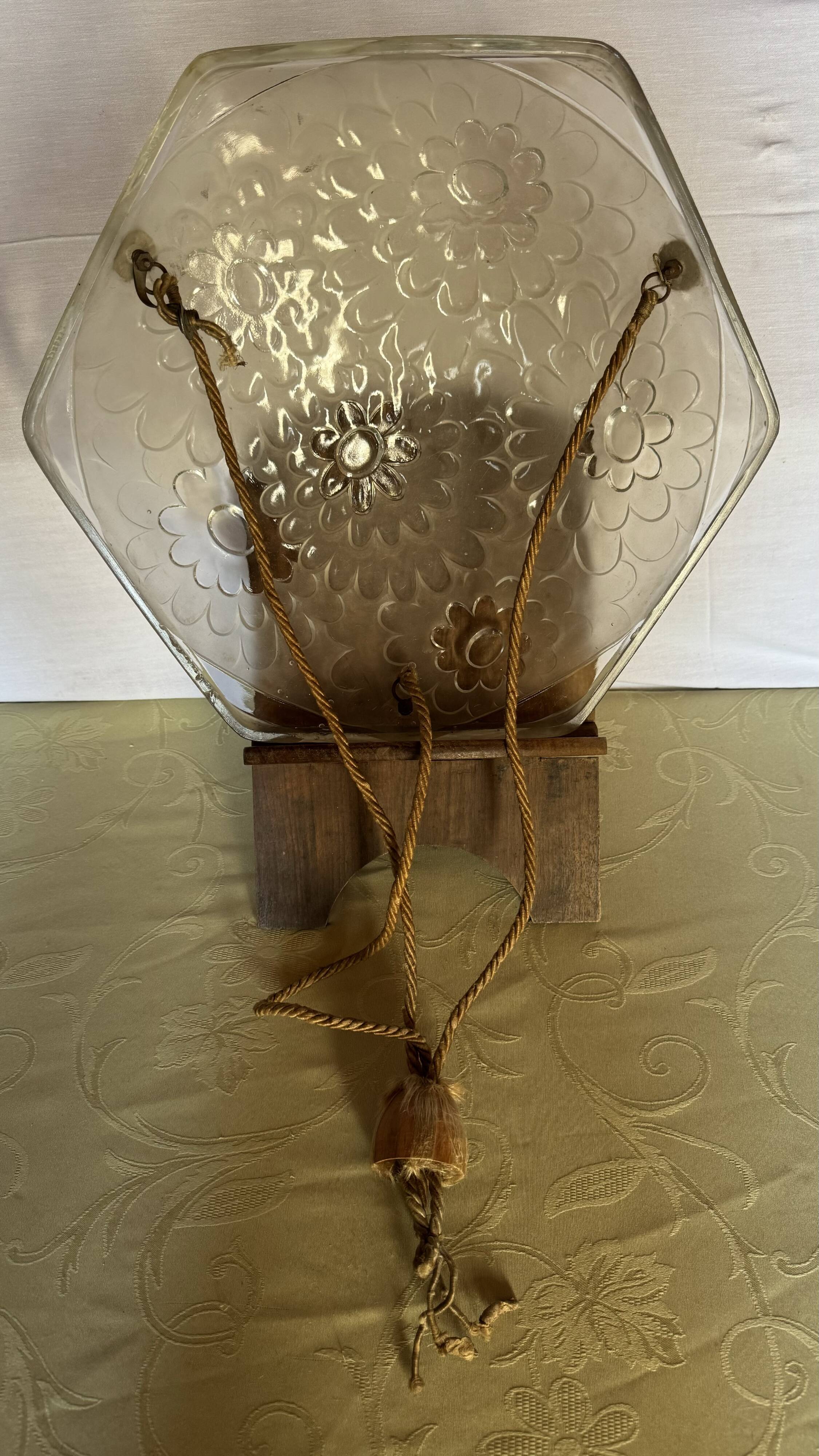 Art Deco glass press basin suspension signed Degue